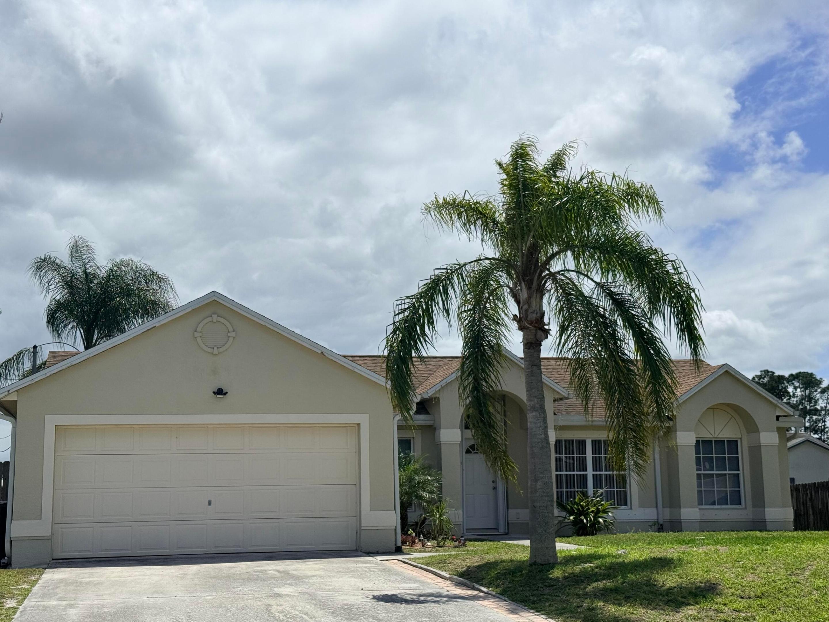 PORT ST LUCIE SECTION 15 - Residential