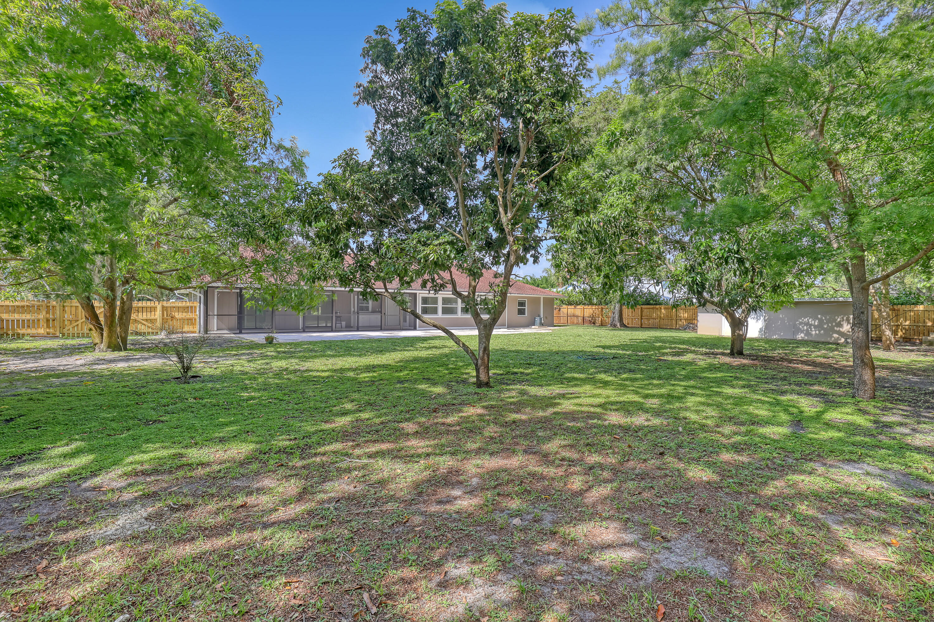 LITTLE OAKS - Residential