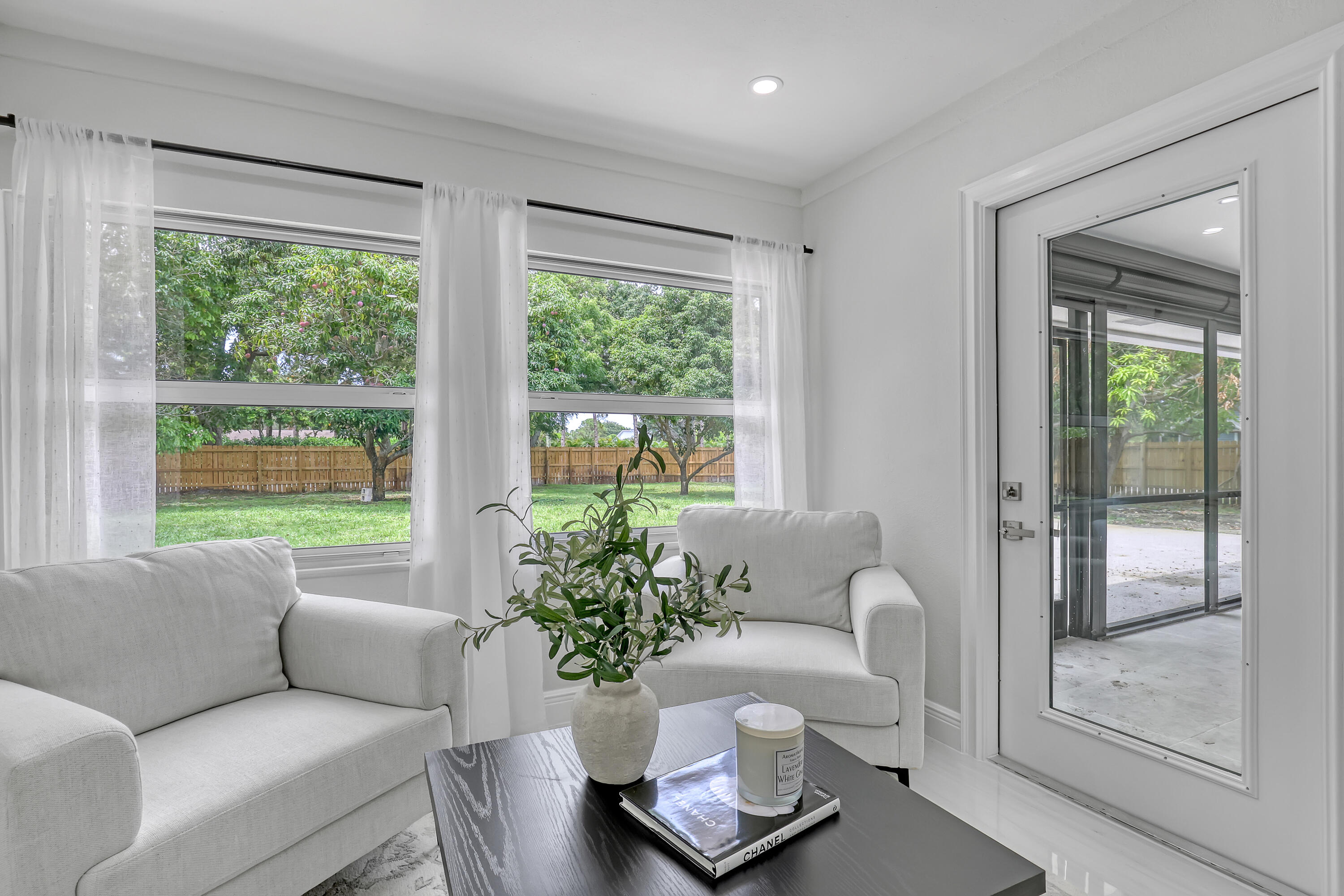 LITTLE OAKS - Residential