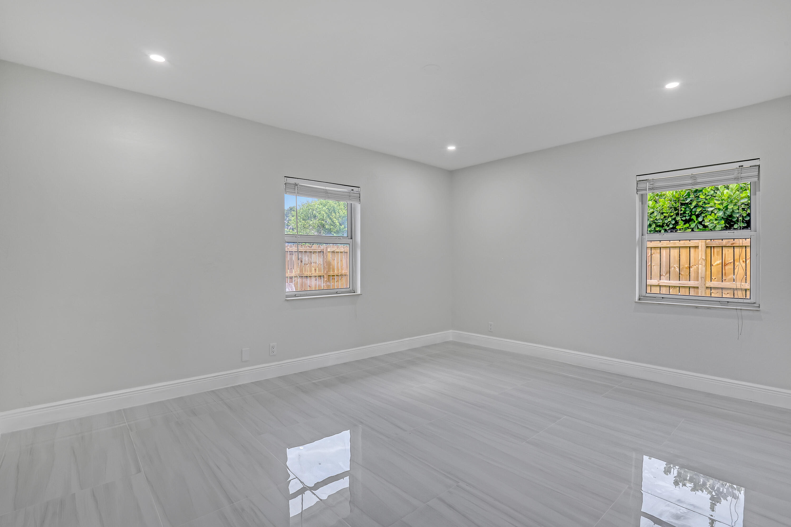 LITTLE OAKS - Residential