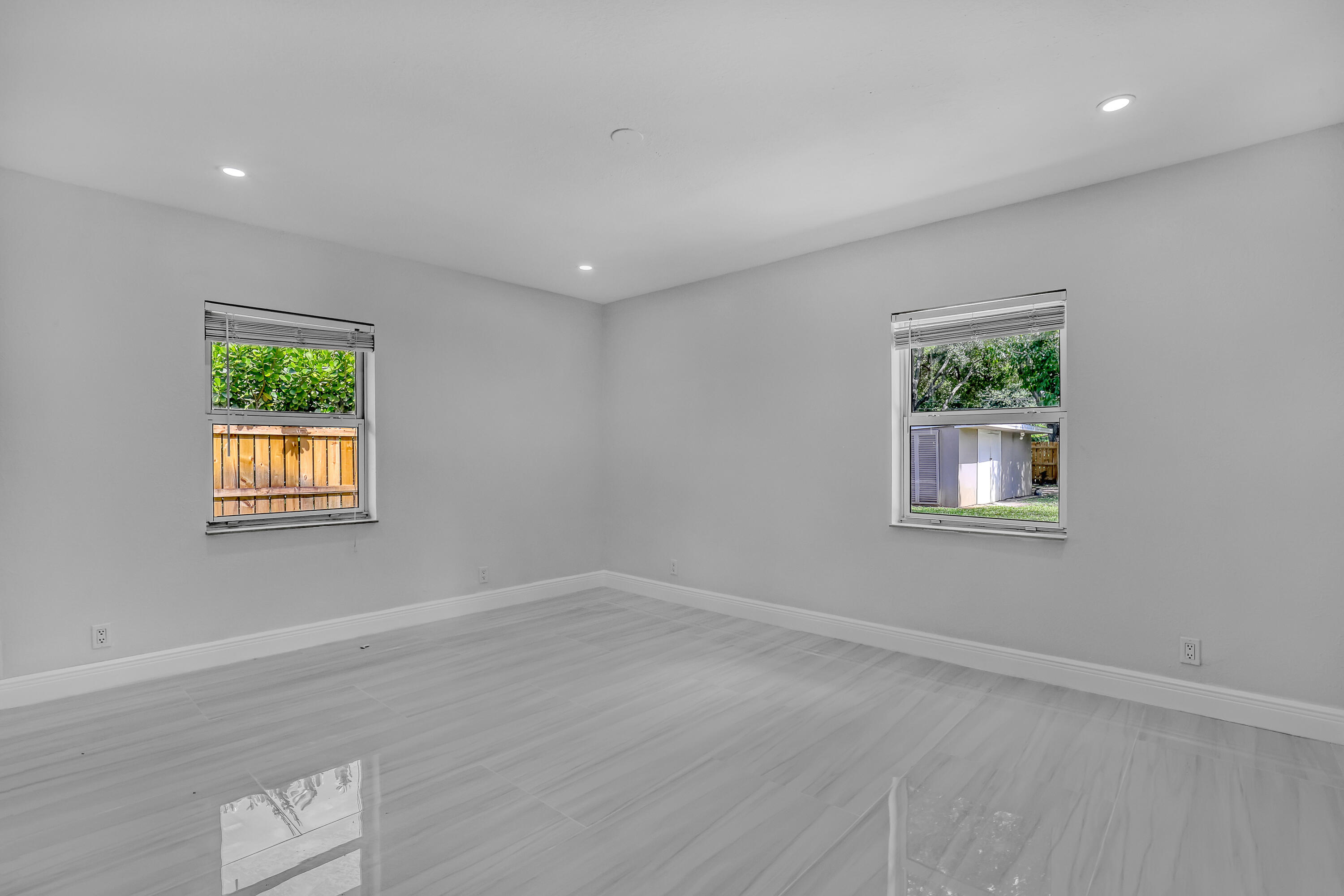 LITTLE OAKS - Residential