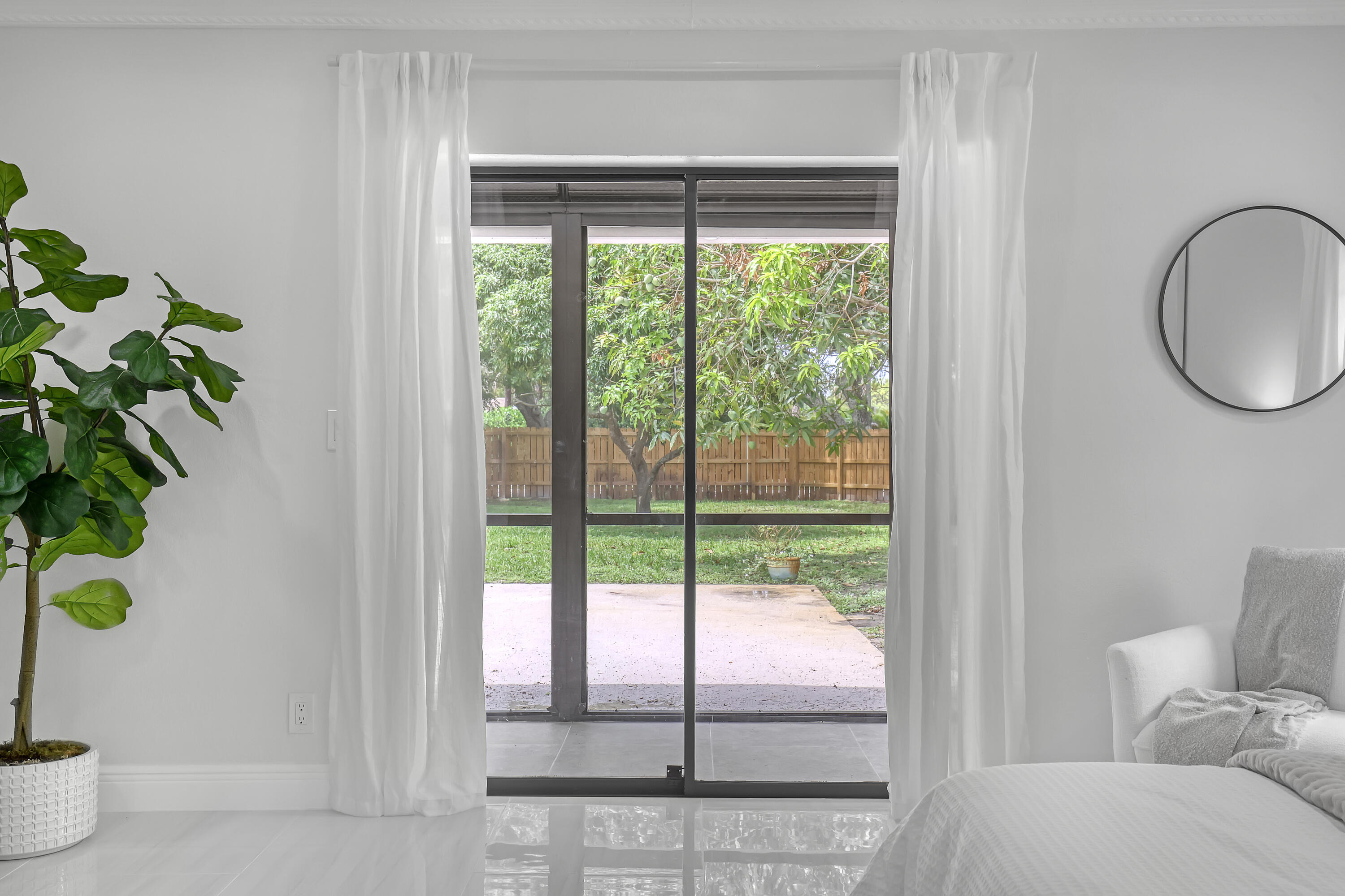 LITTLE OAKS - Residential