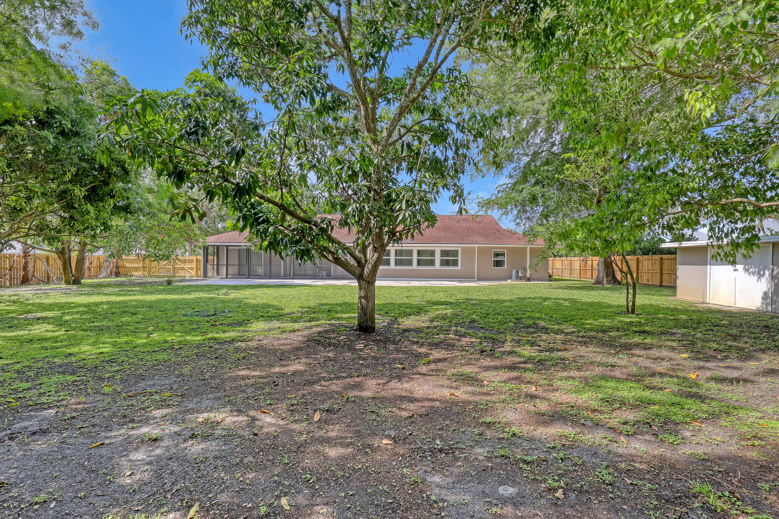 LITTLE OAKS - Residential