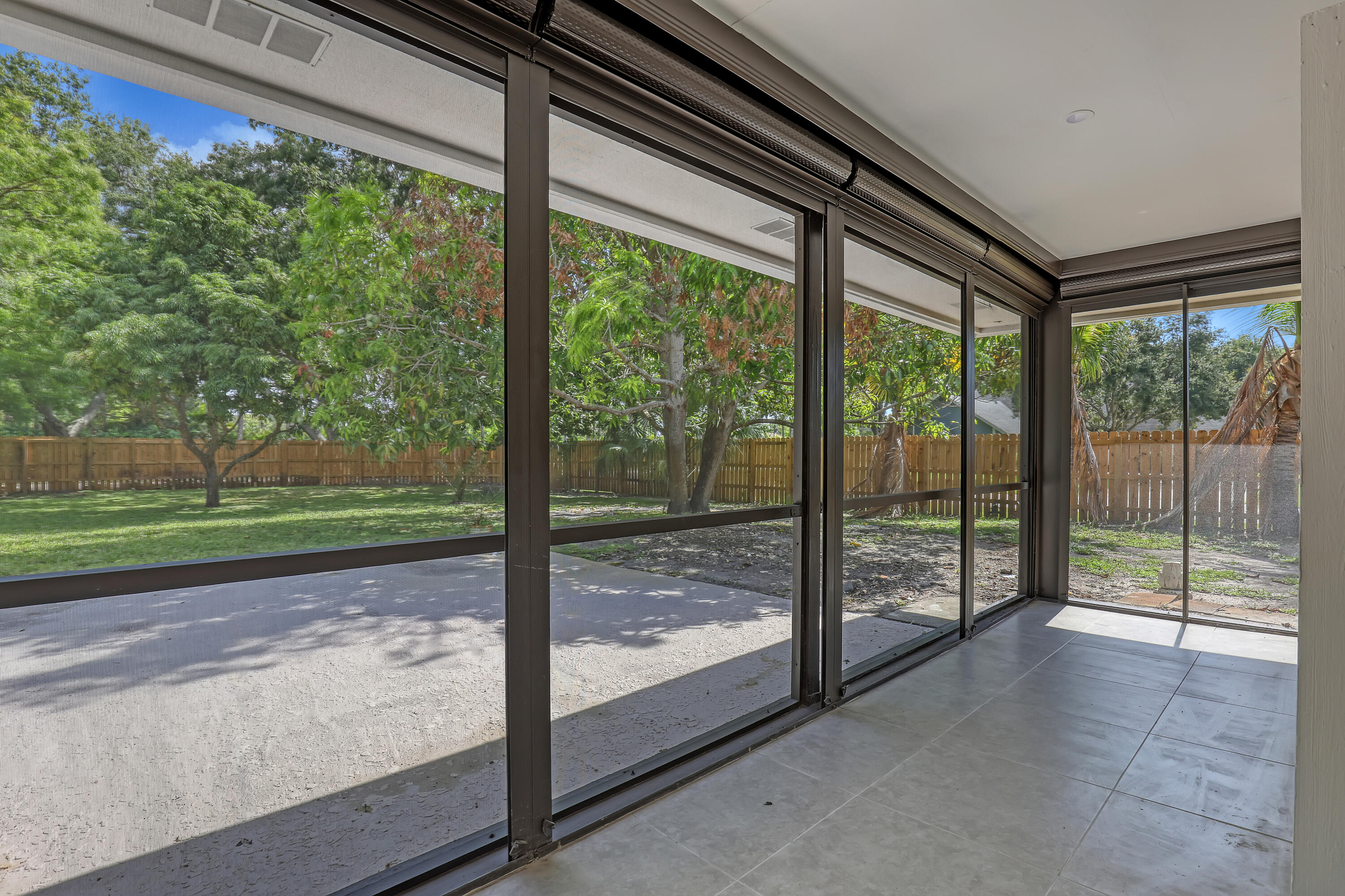 LITTLE OAKS - Residential