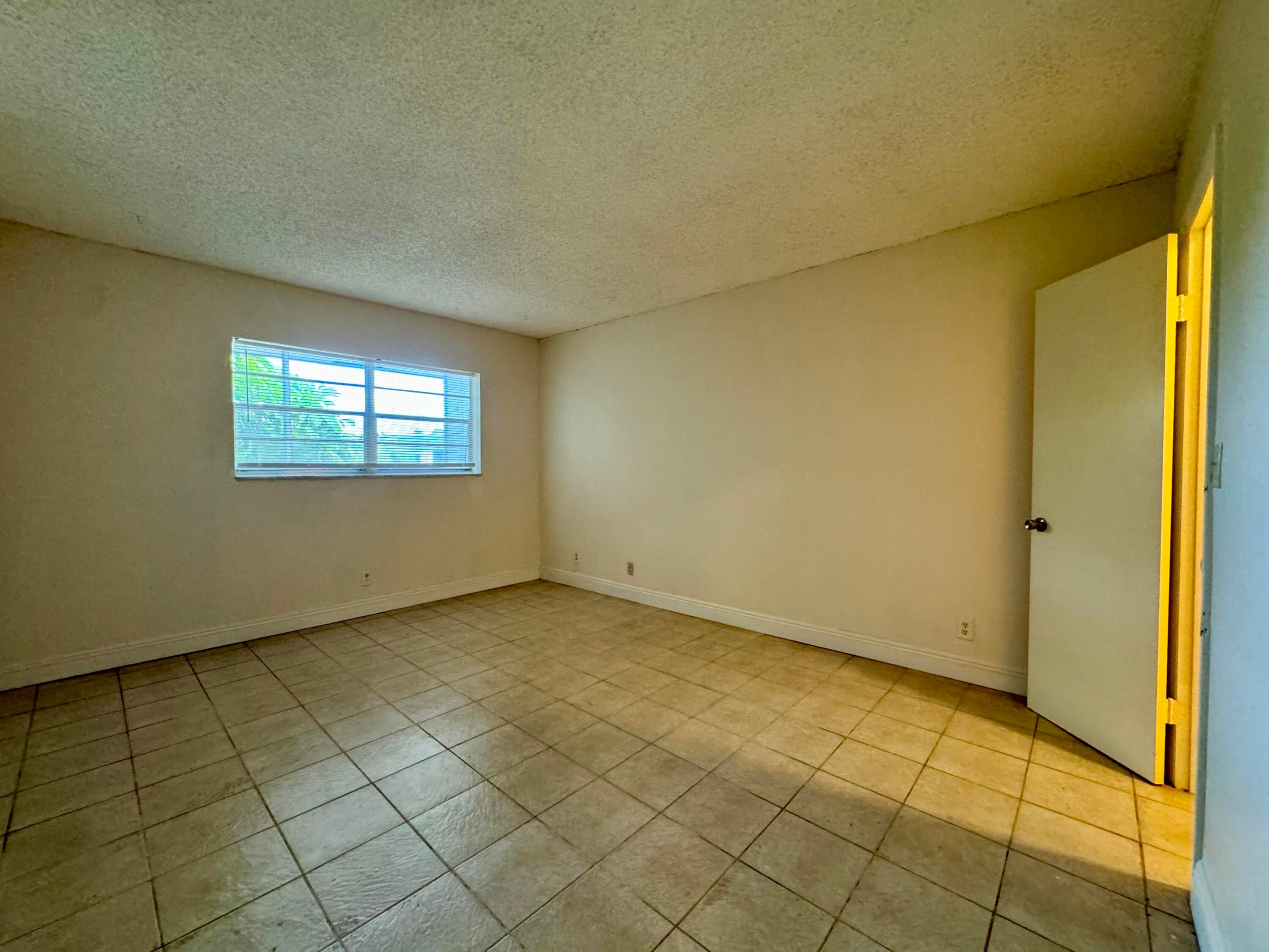 MARGATE VILLAGE PHASE I CONDO - Residential Lease