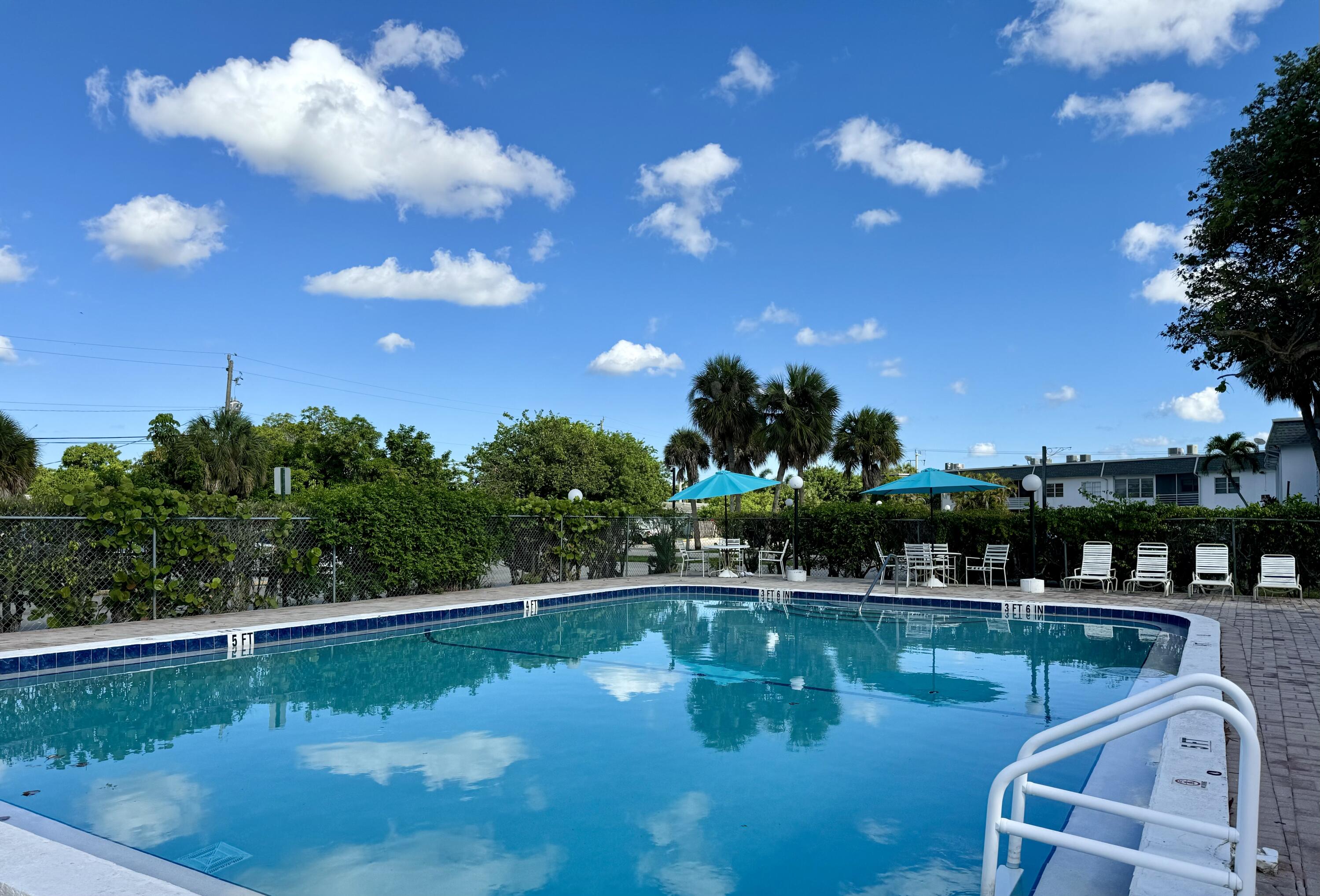 JUST LISTED! THIS 1/1 IS LOCATED ON THE 2ND FLOOR. ***ASSOCIATION REQUIRES A MINIMUM OF A 650+ CREDIT SCORE. ***OWNER REQUIRES FIRST MONTH & 2 SECURITY DEPOSITS. COMMUNITY LAUNDRY ROOM ON THE FIRST FLOOR. RELAX AT THE COMMUNITY POOL. ***NO PETS. RENTER'S INSURANCE IS RECOMMENDED, BUT NOT REQUIRED *** NEAR SHOPPING, RESTAURANTS & MORE.  25 MINUTES TO BEACHES.