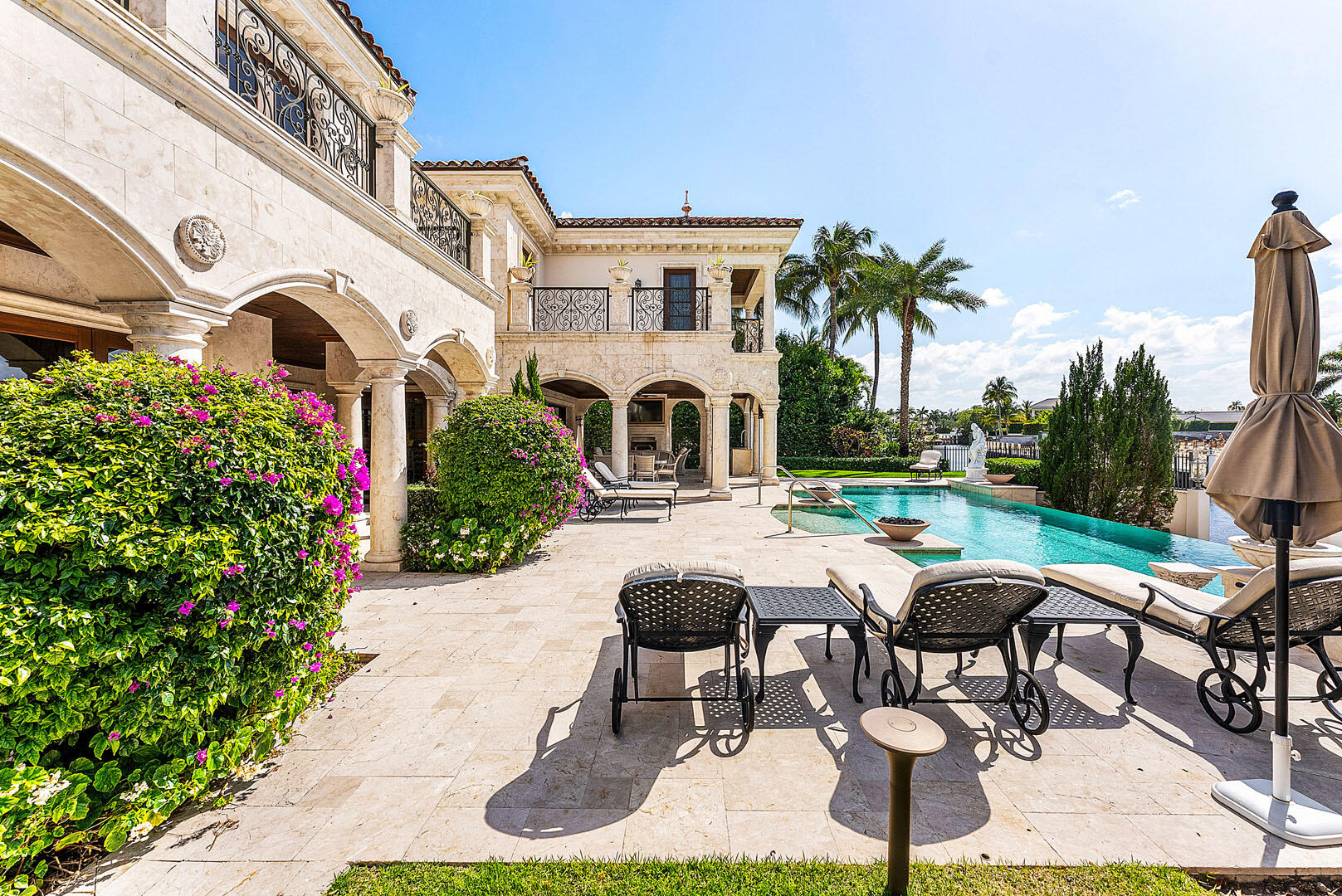 ROYAL PALM YACHT & COUNTRY CLUB - Residential