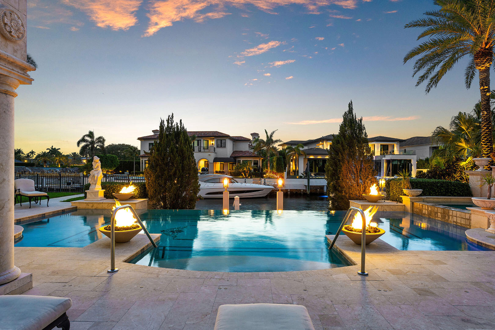 ROYAL PALM YACHT & COUNTRY CLUB - Residential