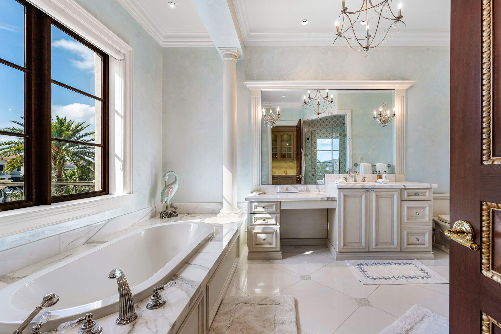ROYAL PALM YACHT & COUNTRY CLUB - Residential