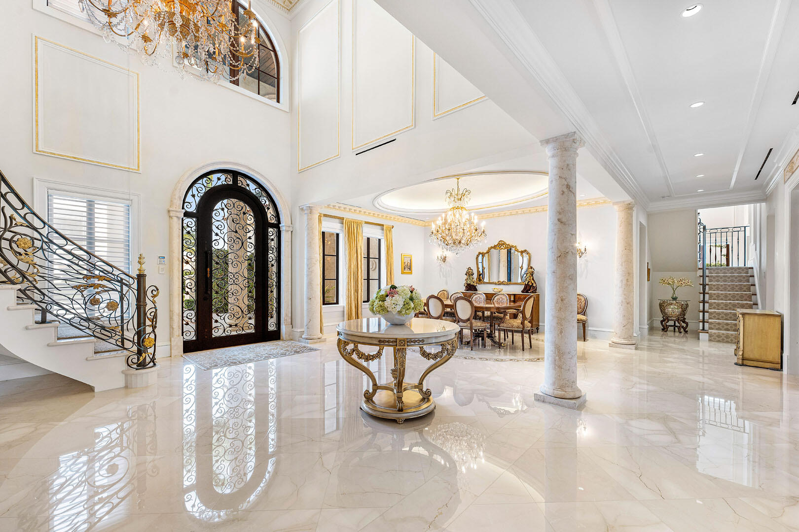ROYAL PALM YACHT & COUNTRY CLUB - Residential