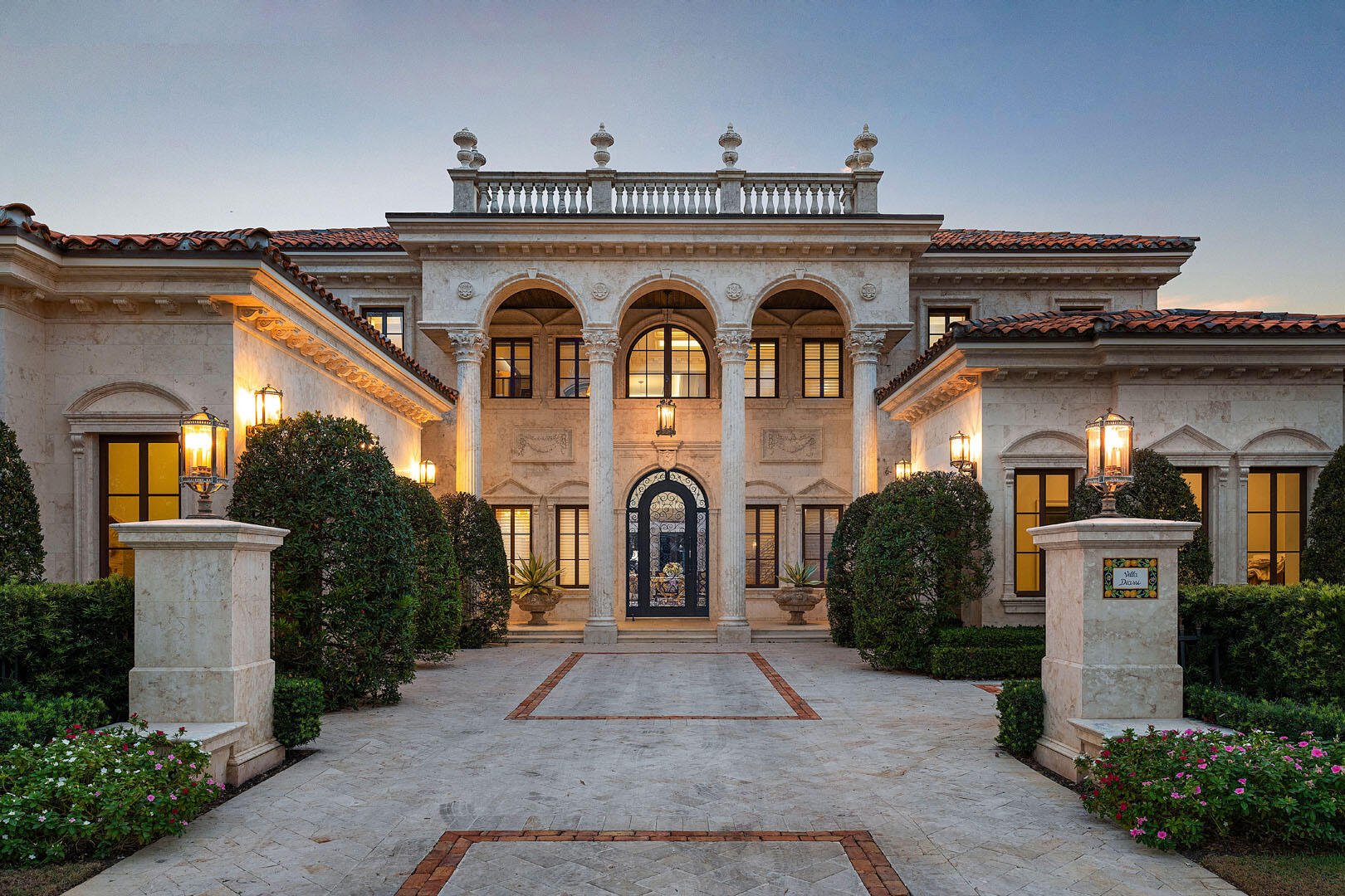 ROYAL PALM YACHT & COUNTRY CLUB - Residential