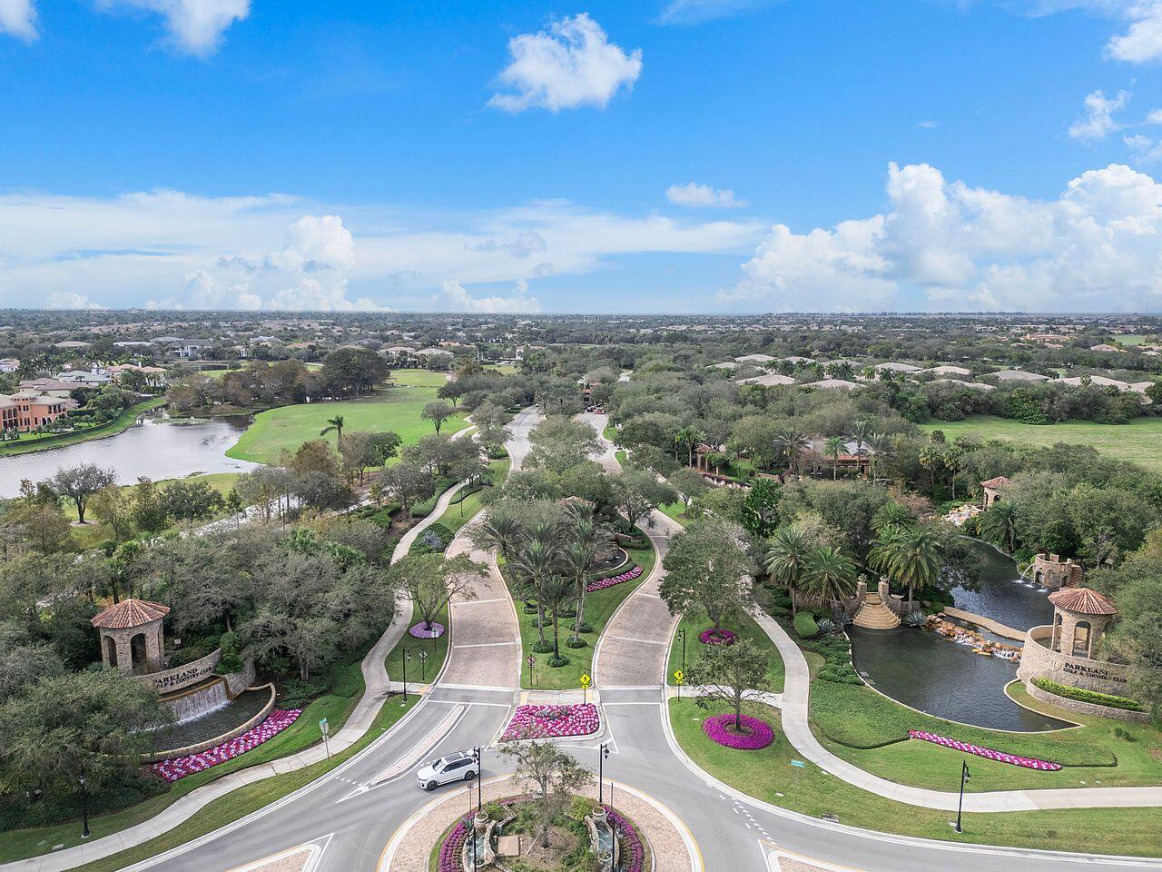 PARKLAND GOLF AND COUNTRY CLUB - Residential