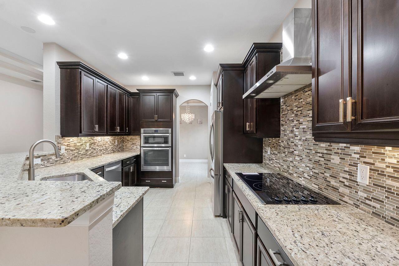 PARKLAND GOLF AND COUNTRY CLUB - Residential
