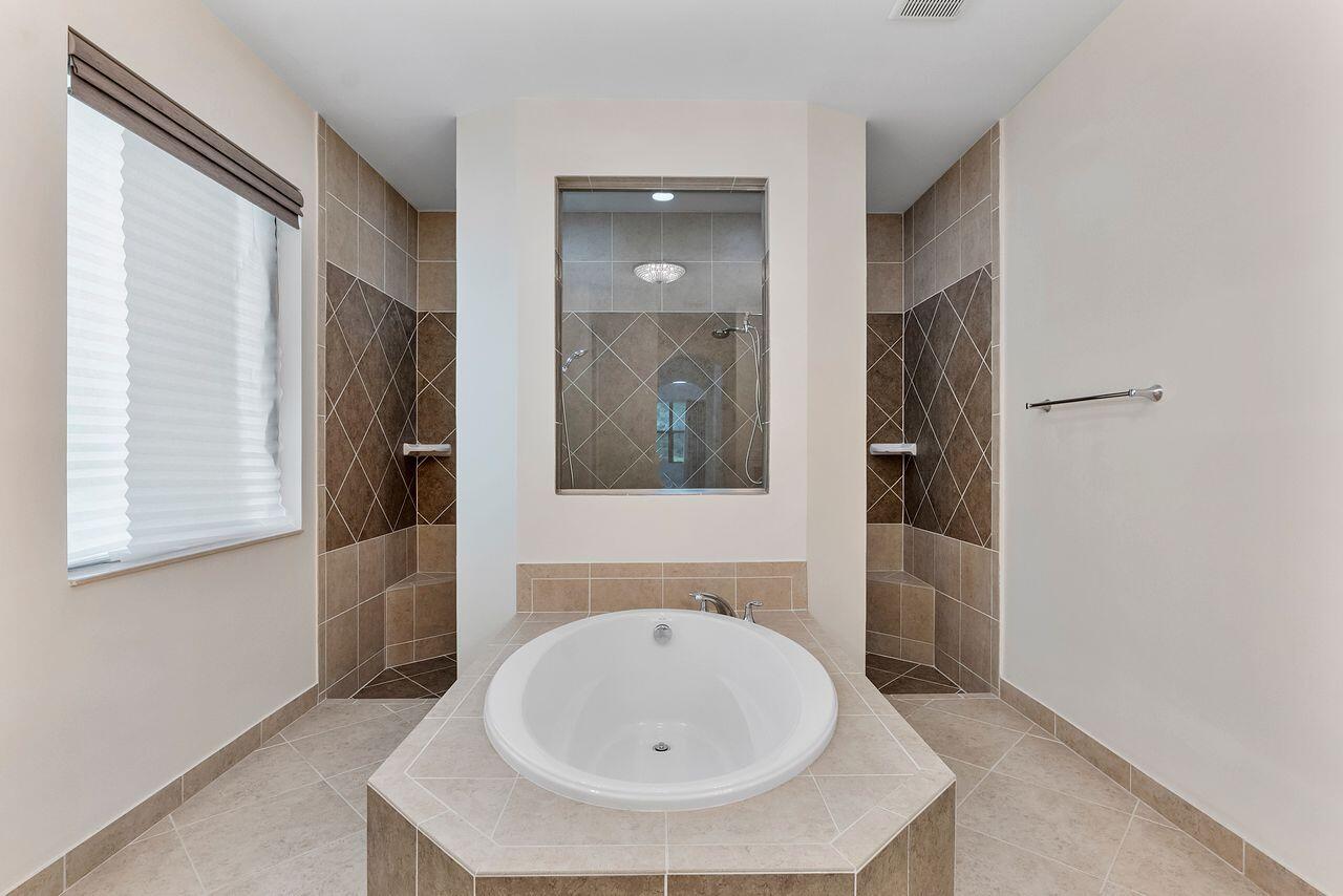 PARKLAND GOLF AND COUNTRY CLUB - Residential