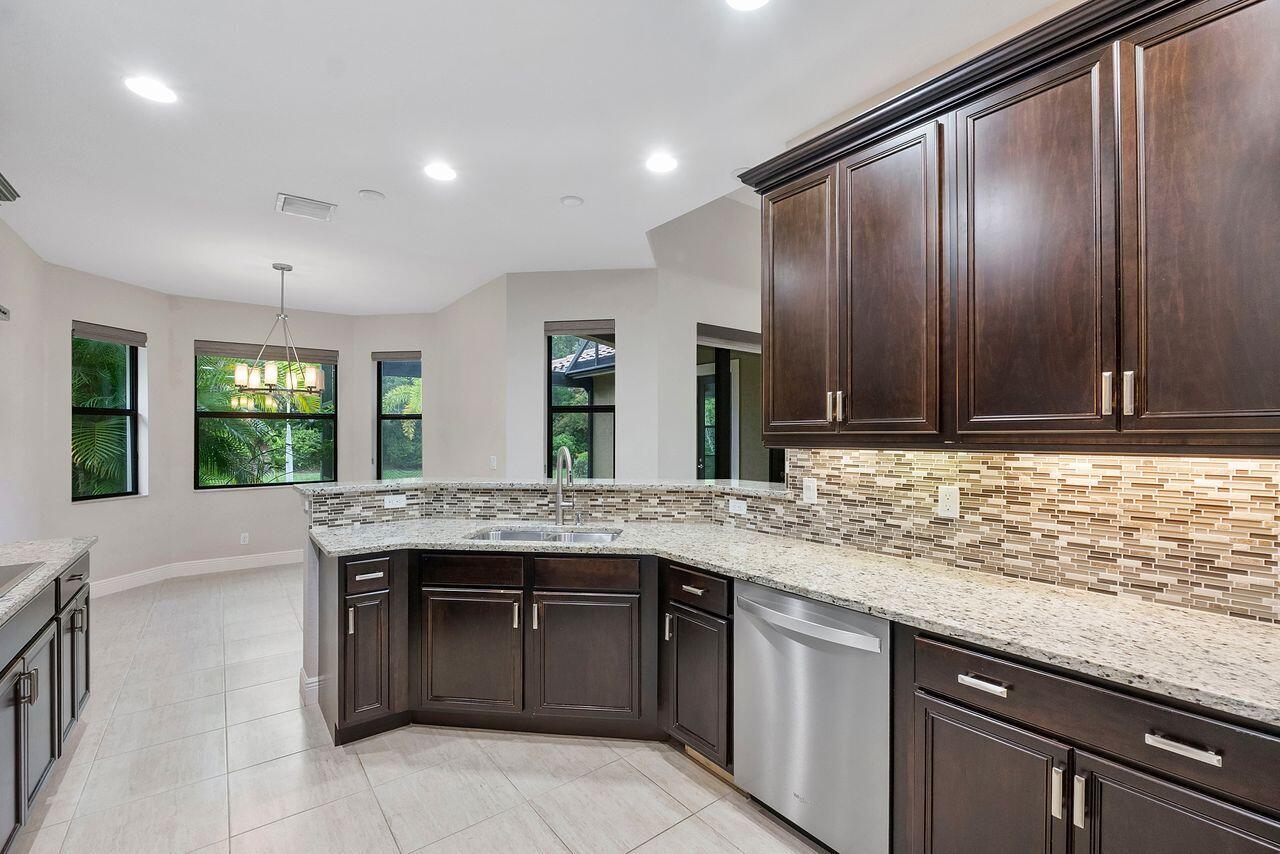PARKLAND GOLF AND COUNTRY CLUB - Residential