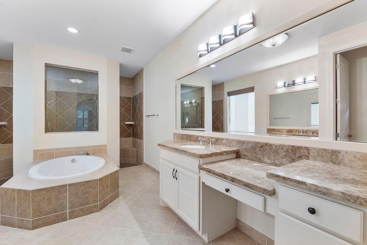 PARKLAND GOLF AND COUNTRY CLUB - Residential