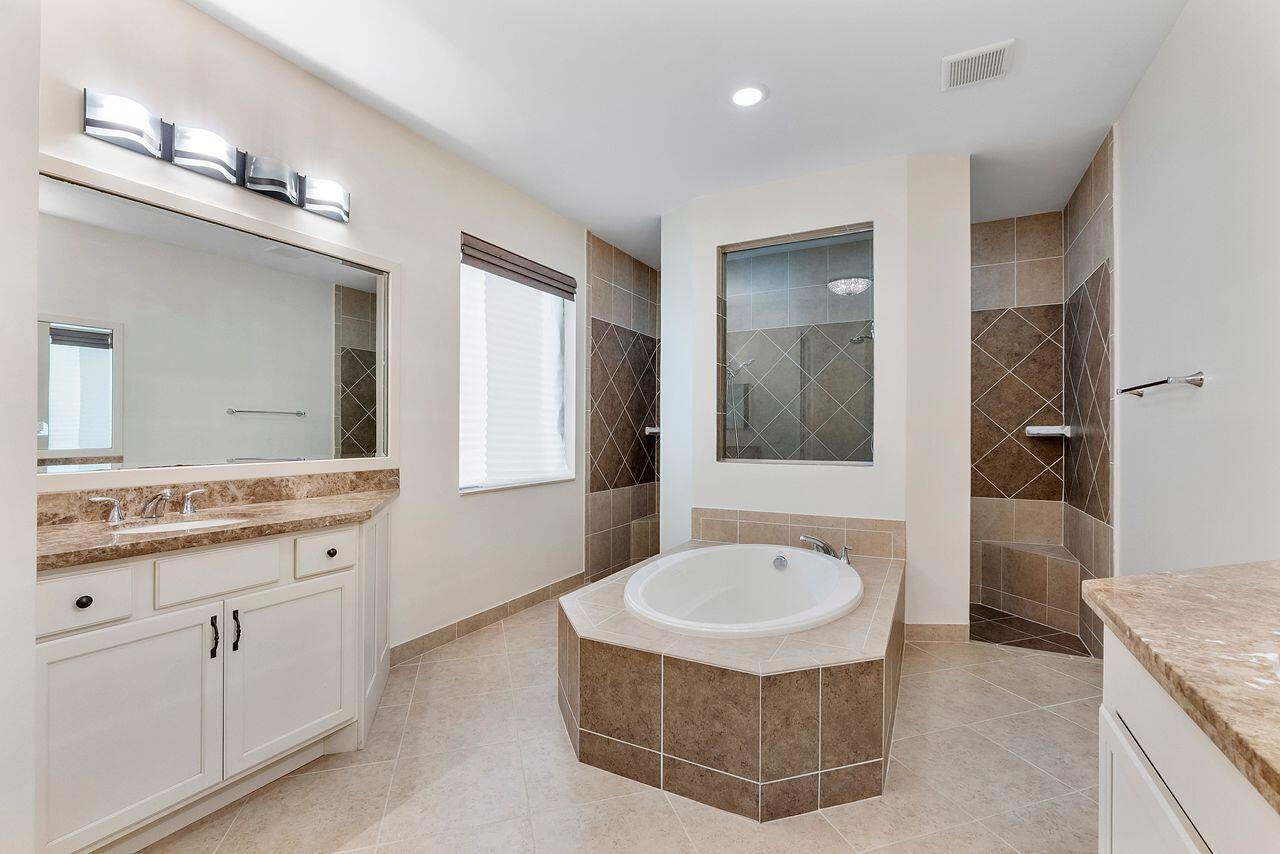 PARKLAND GOLF AND COUNTRY CLUB - Residential