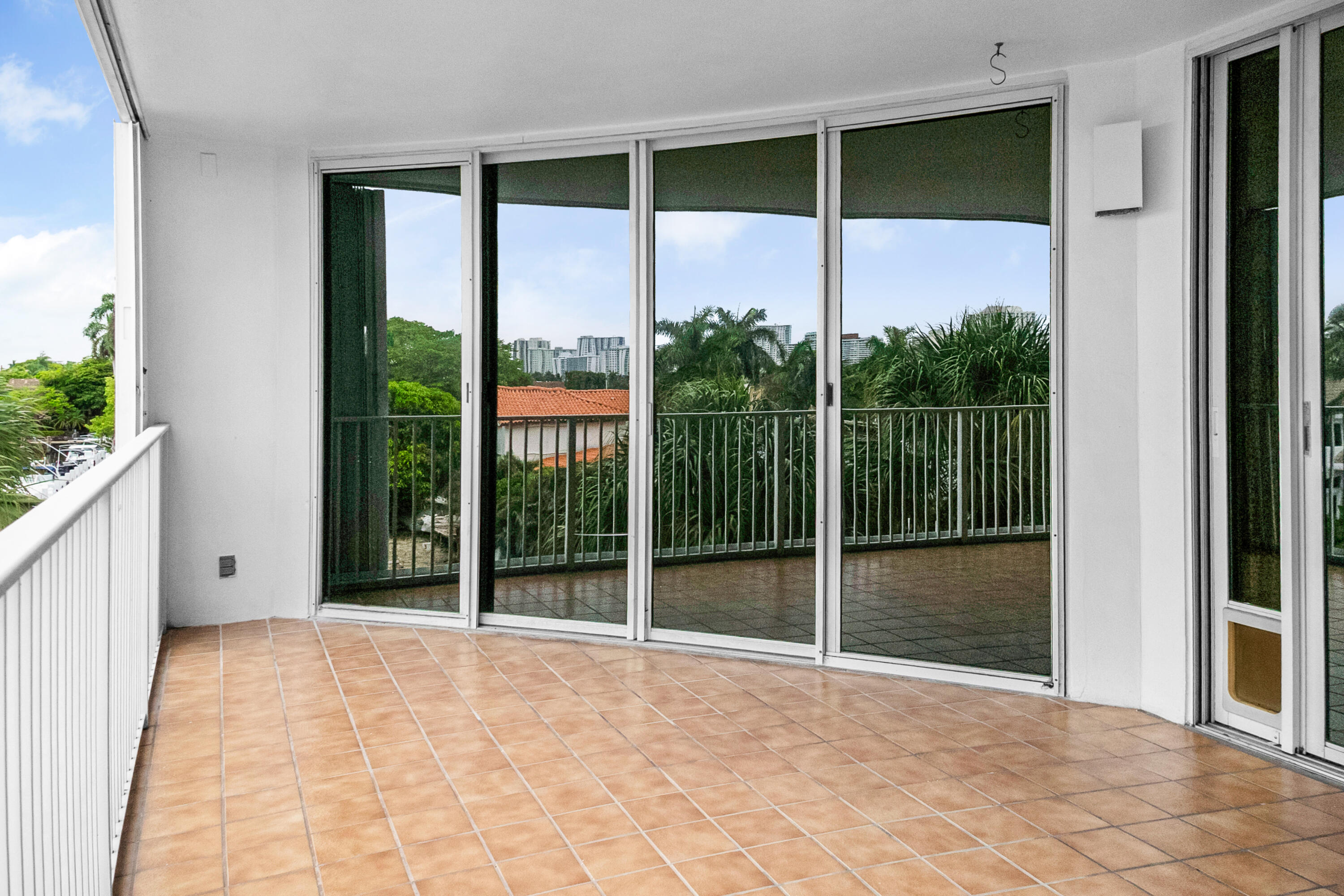 INTRACOASTAL 31 CONDO - Residential