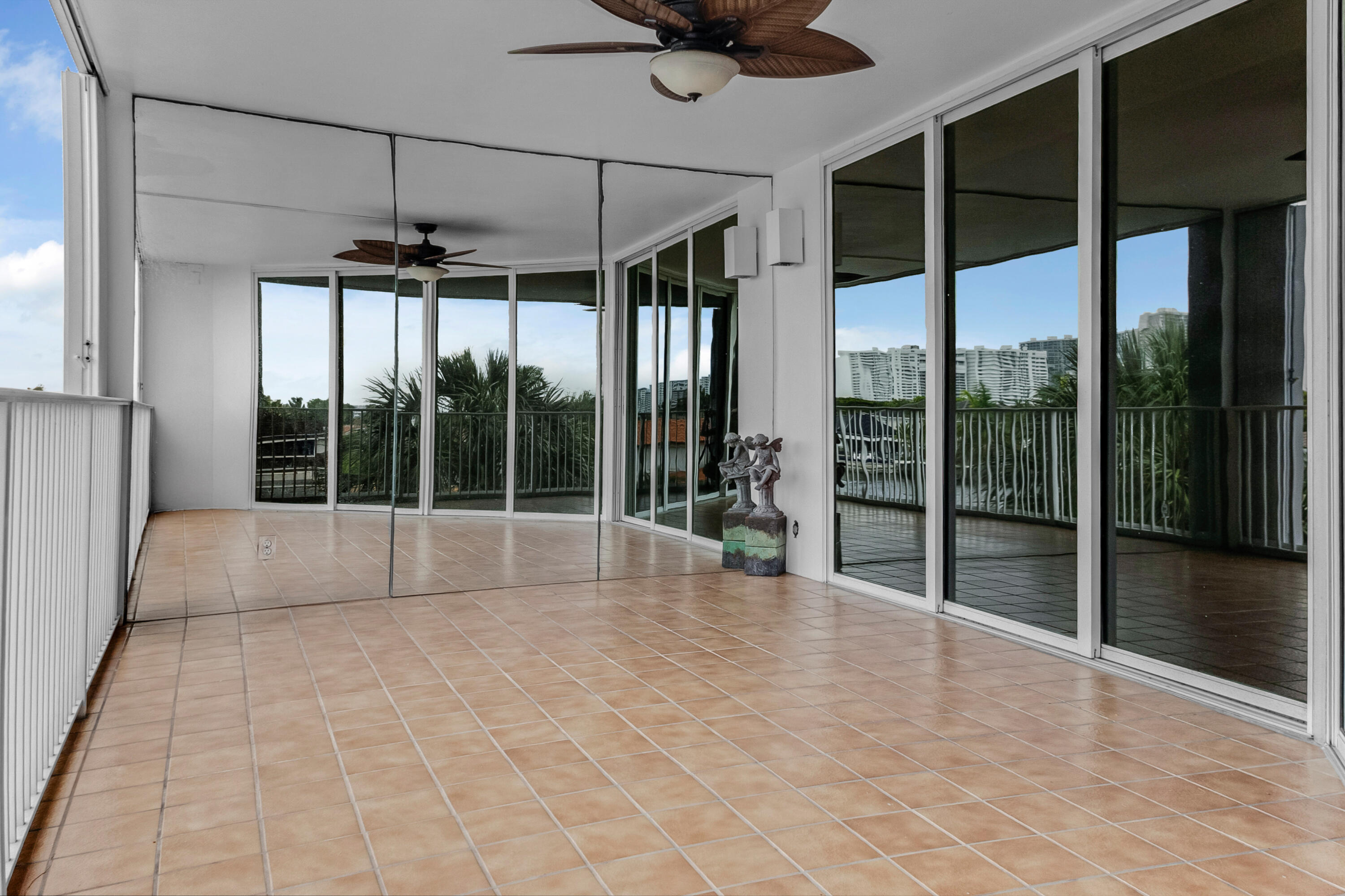 INTRACOASTAL 31 CONDO - Residential