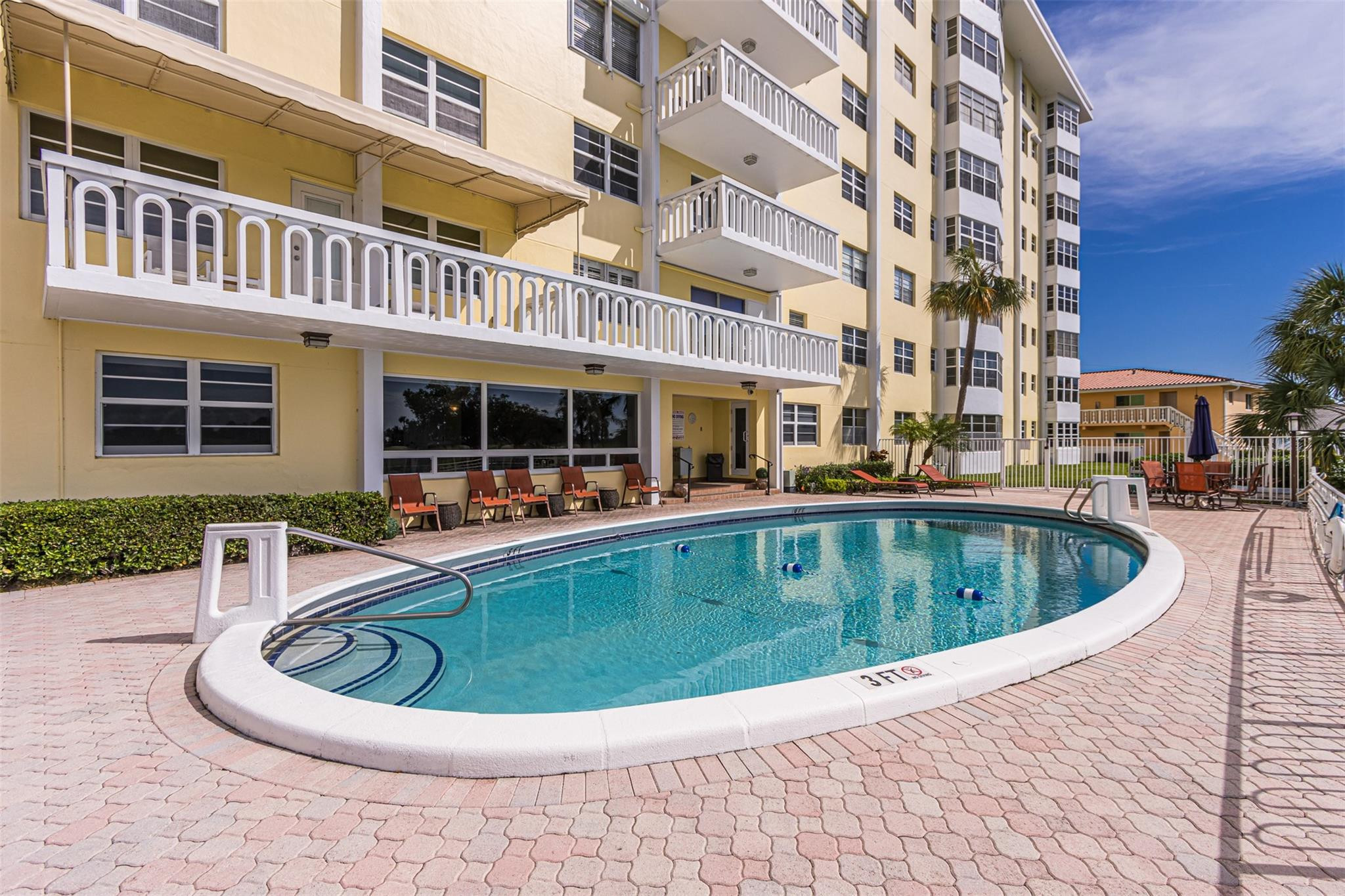 COUNTRY CLUB TOWERS CONDO - Residential