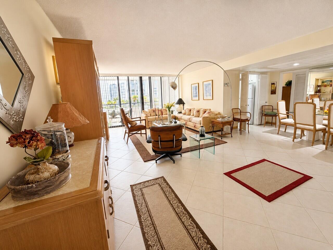MAYFAIR HOUSE CONDO - Residential
