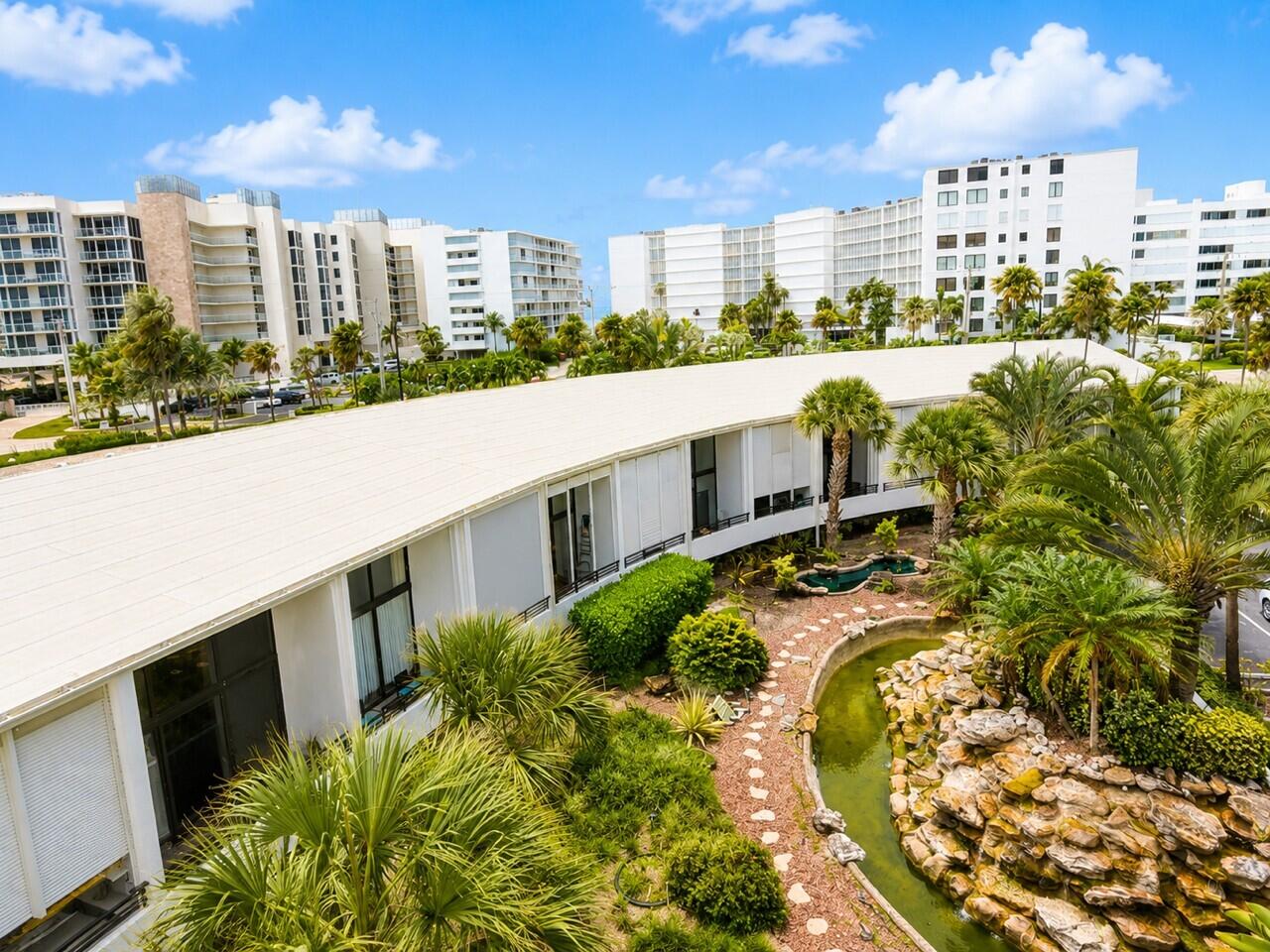 MAYFAIR HOUSE CONDO - Residential