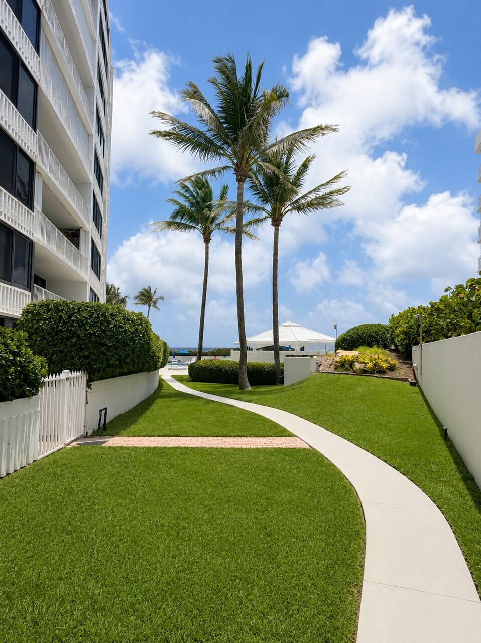 MAYFAIR HOUSE CONDO - Residential