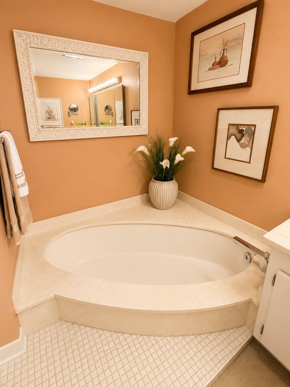 MAYFAIR HOUSE CONDO - Residential