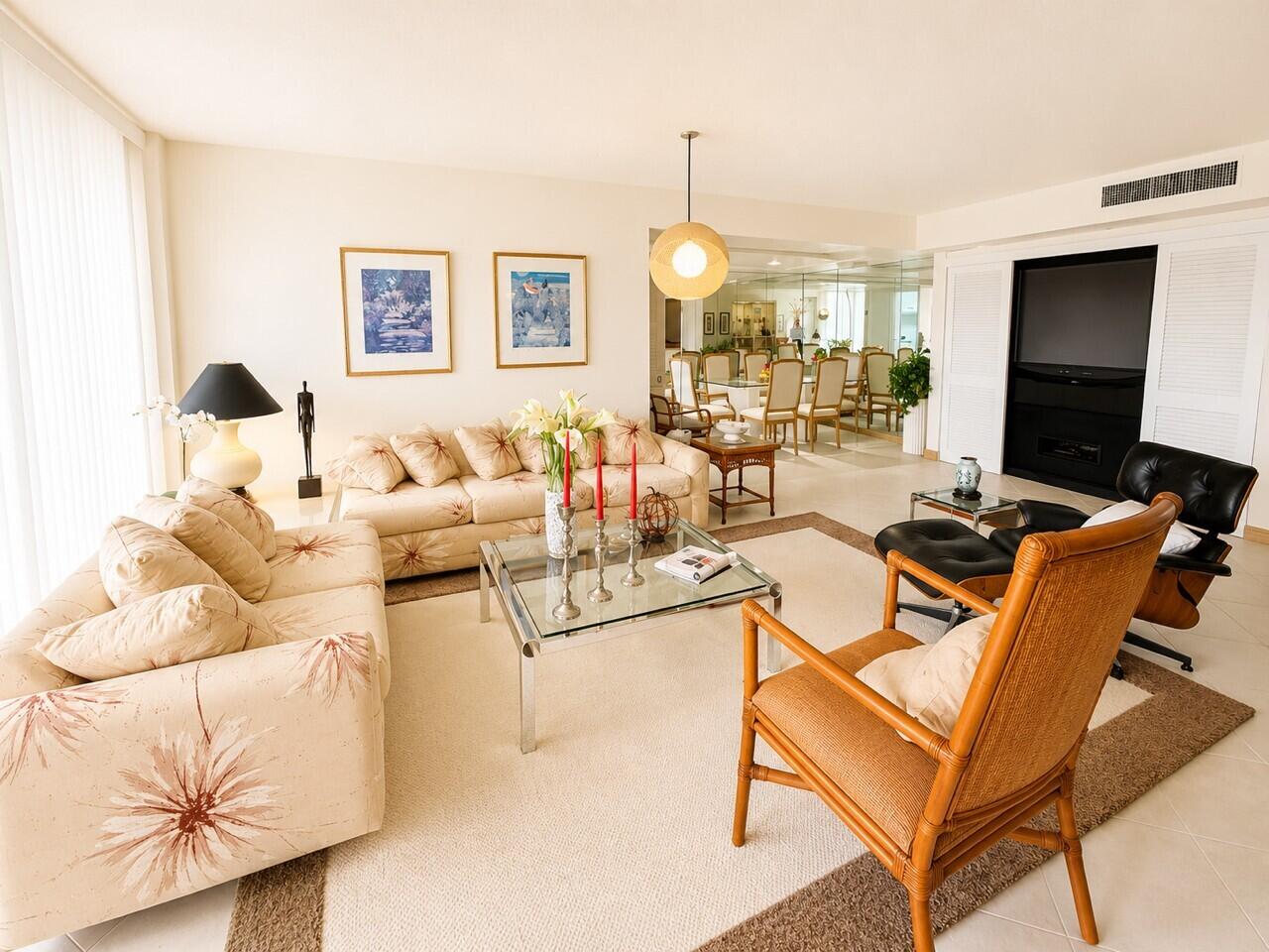 MAYFAIR HOUSE CONDO - Residential