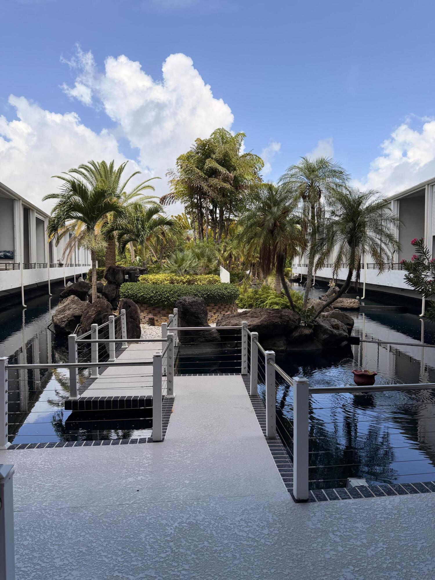 MAYFAIR HOUSE CONDO - Residential