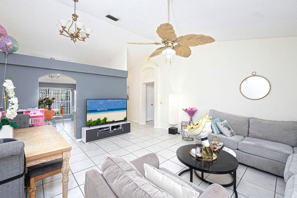 PORT ST LUCIE SECTION 7 - Residential