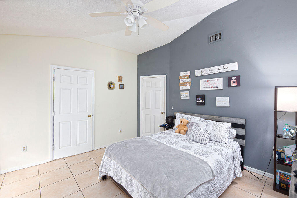 PORT ST LUCIE SECTION 7 - Residential