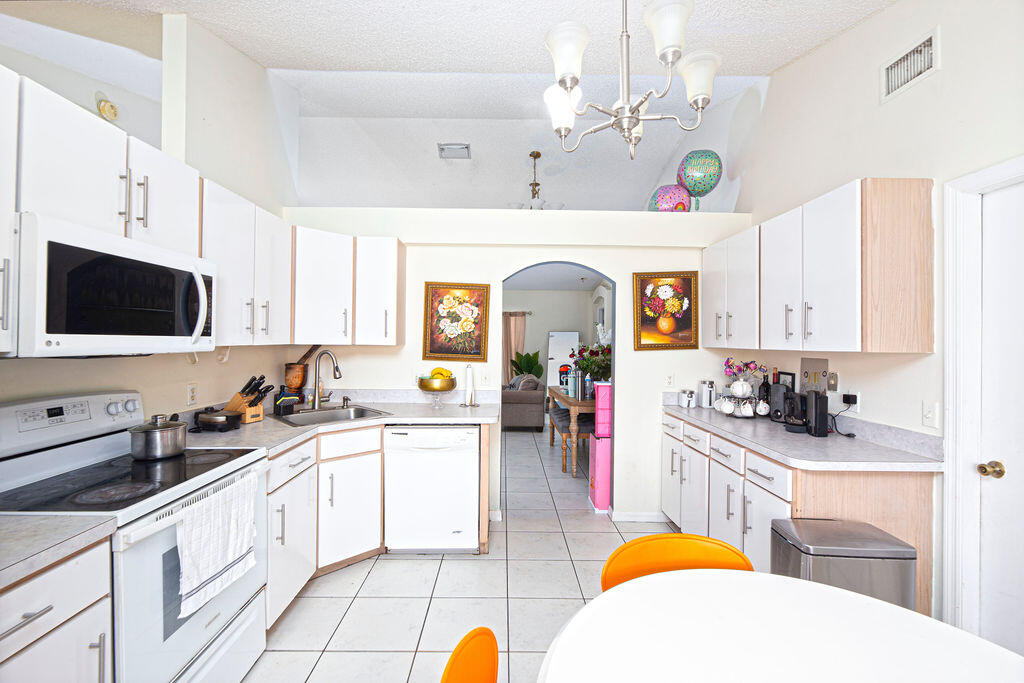PORT ST LUCIE SECTION 7 - Residential