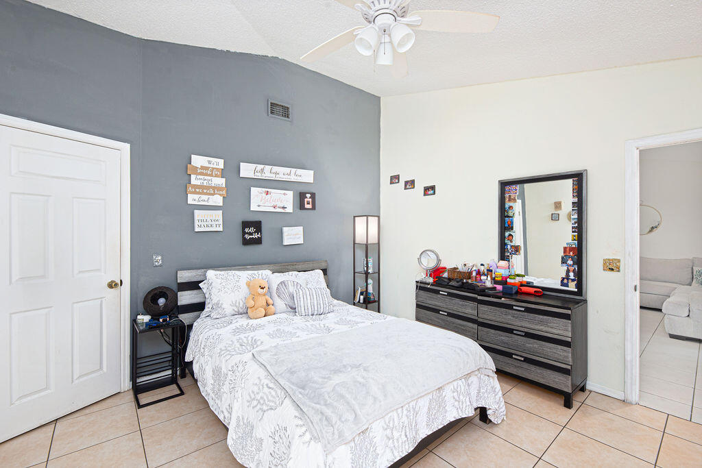 PORT ST LUCIE SECTION 7 - Residential