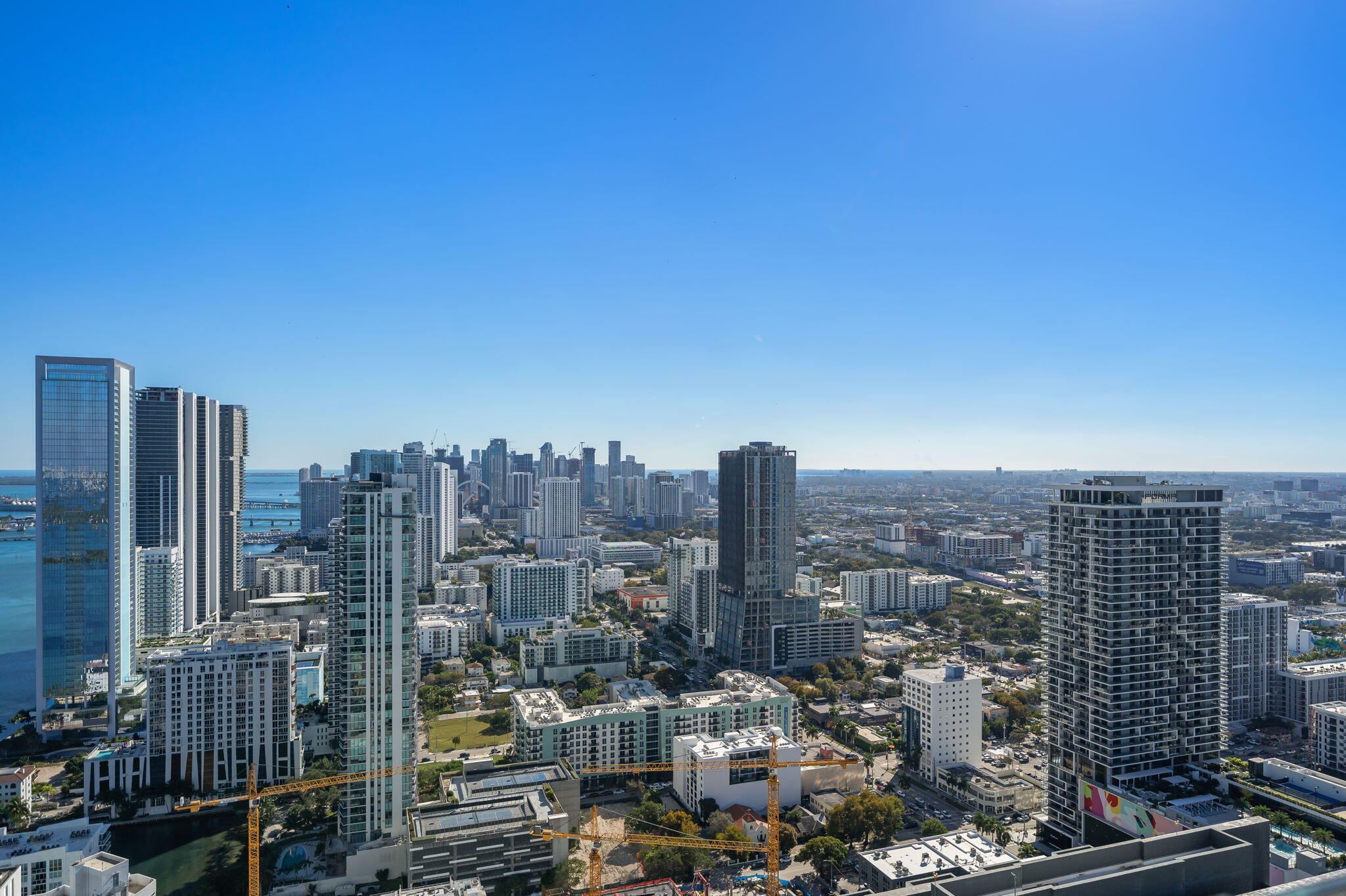 PARAISO BAYVIEWS CONDO - Residential