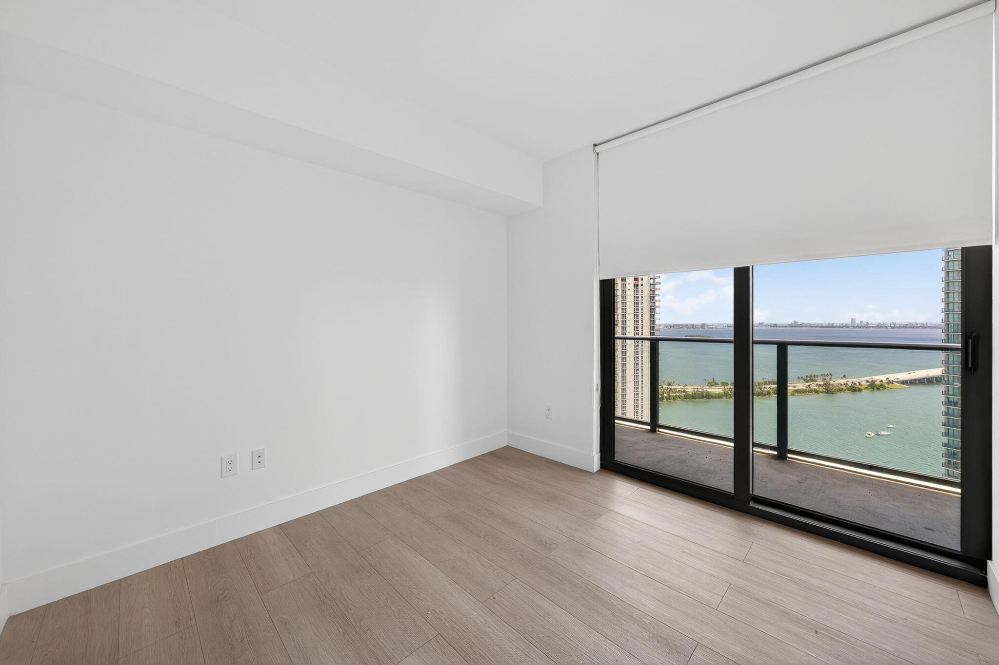 PARAISO BAYVIEWS CONDO - Residential