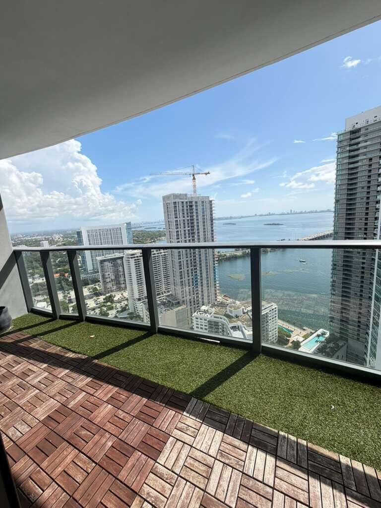 PARAISO BAYVIEWS CONDO - Residential