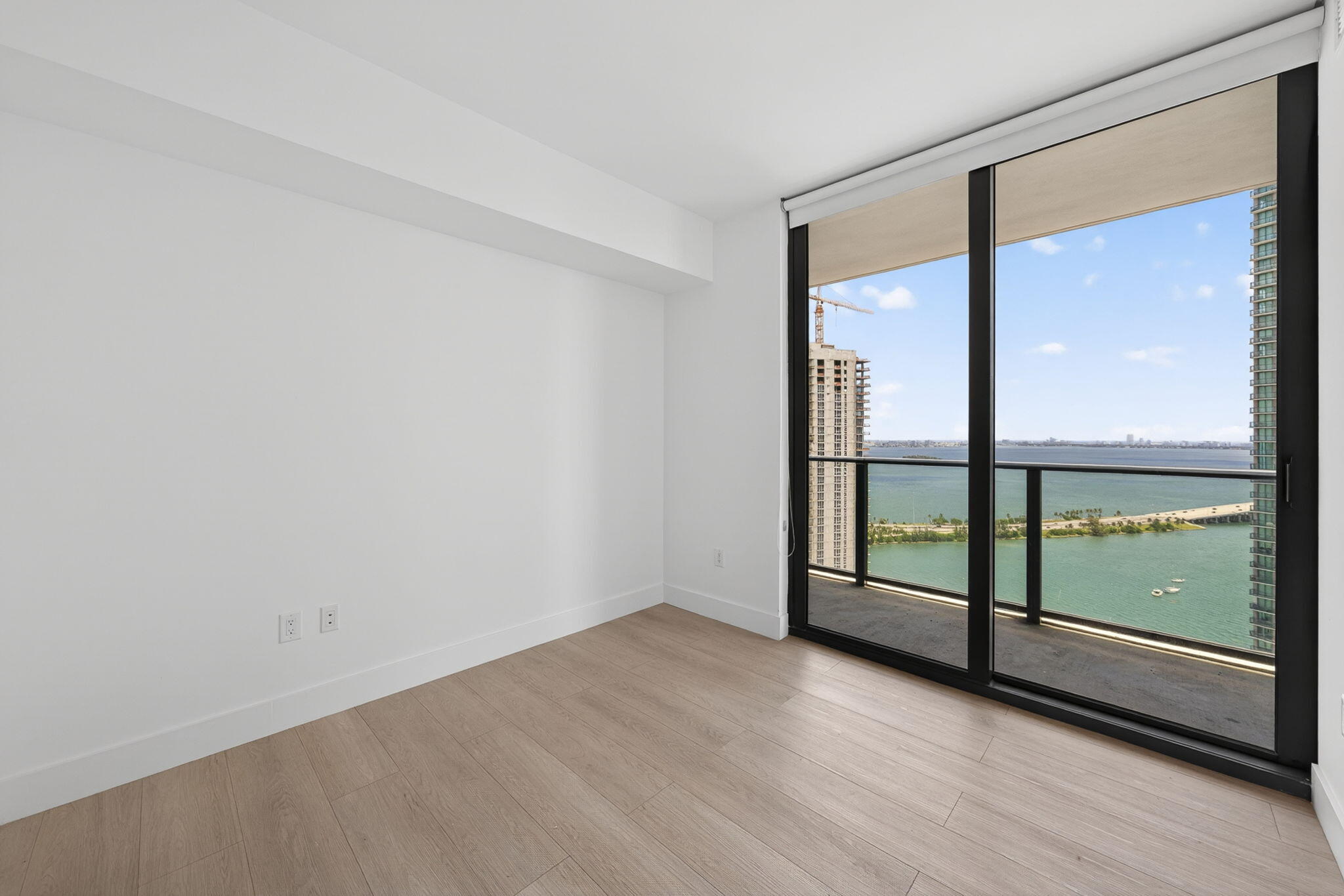 PARAISO BAYVIEWS CONDO - Residential