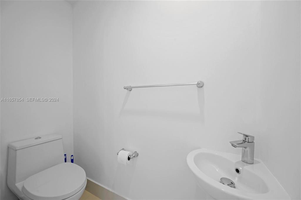 PARAISO BAYVIEWS CONDO - Residential