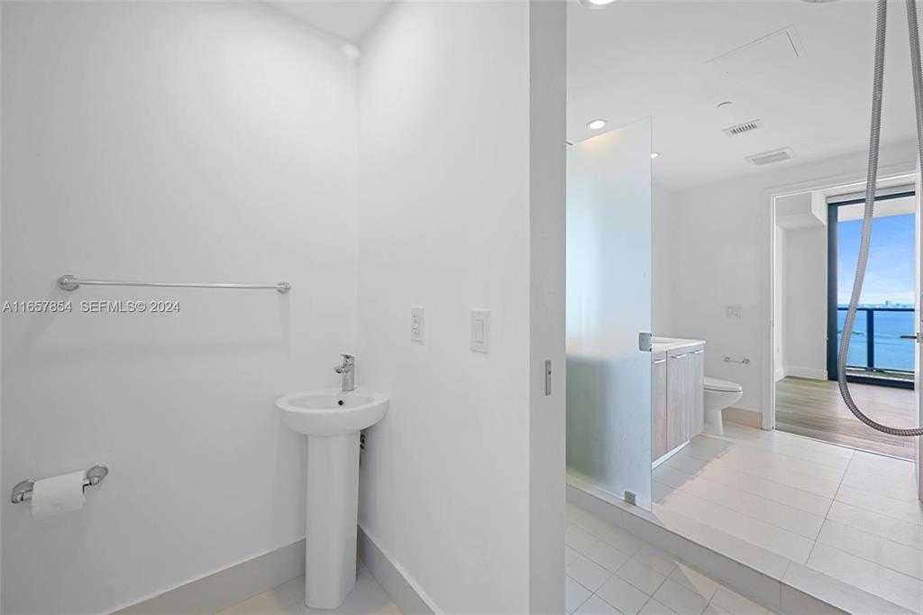 PARAISO BAYVIEWS CONDO - Residential