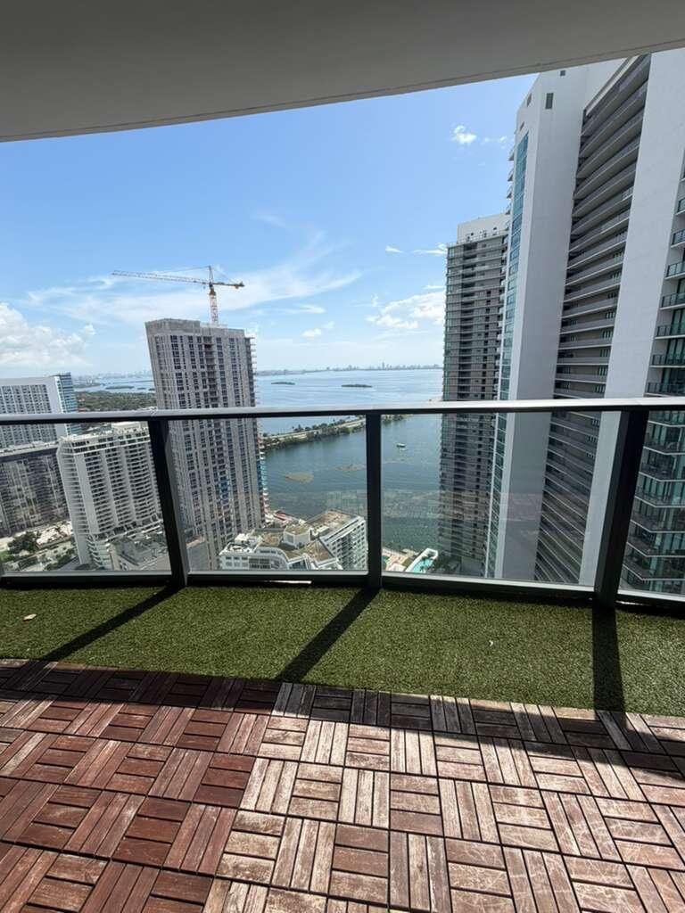PARAISO BAYVIEWS CONDO - Residential