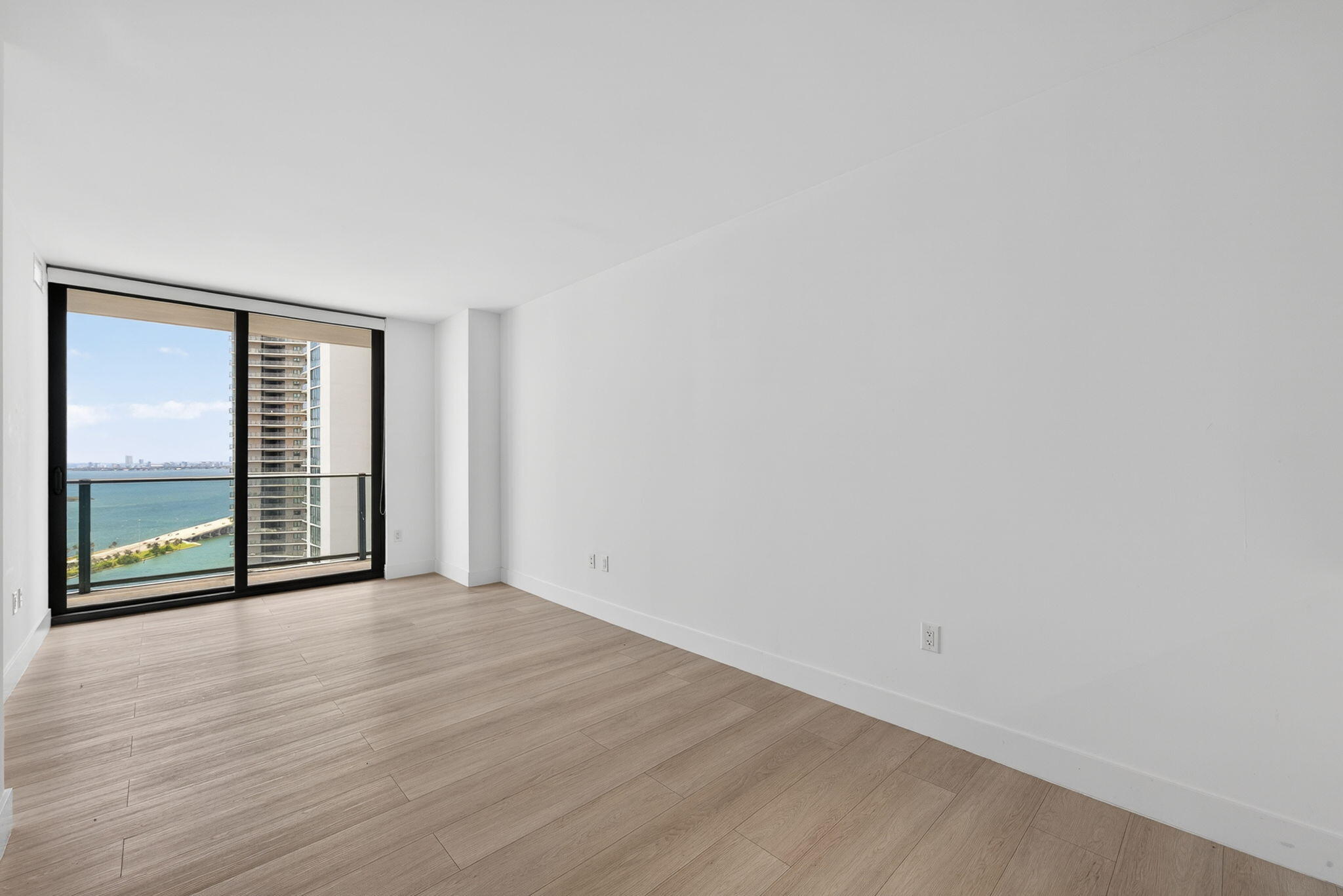 PARAISO BAYVIEWS CONDO - Residential