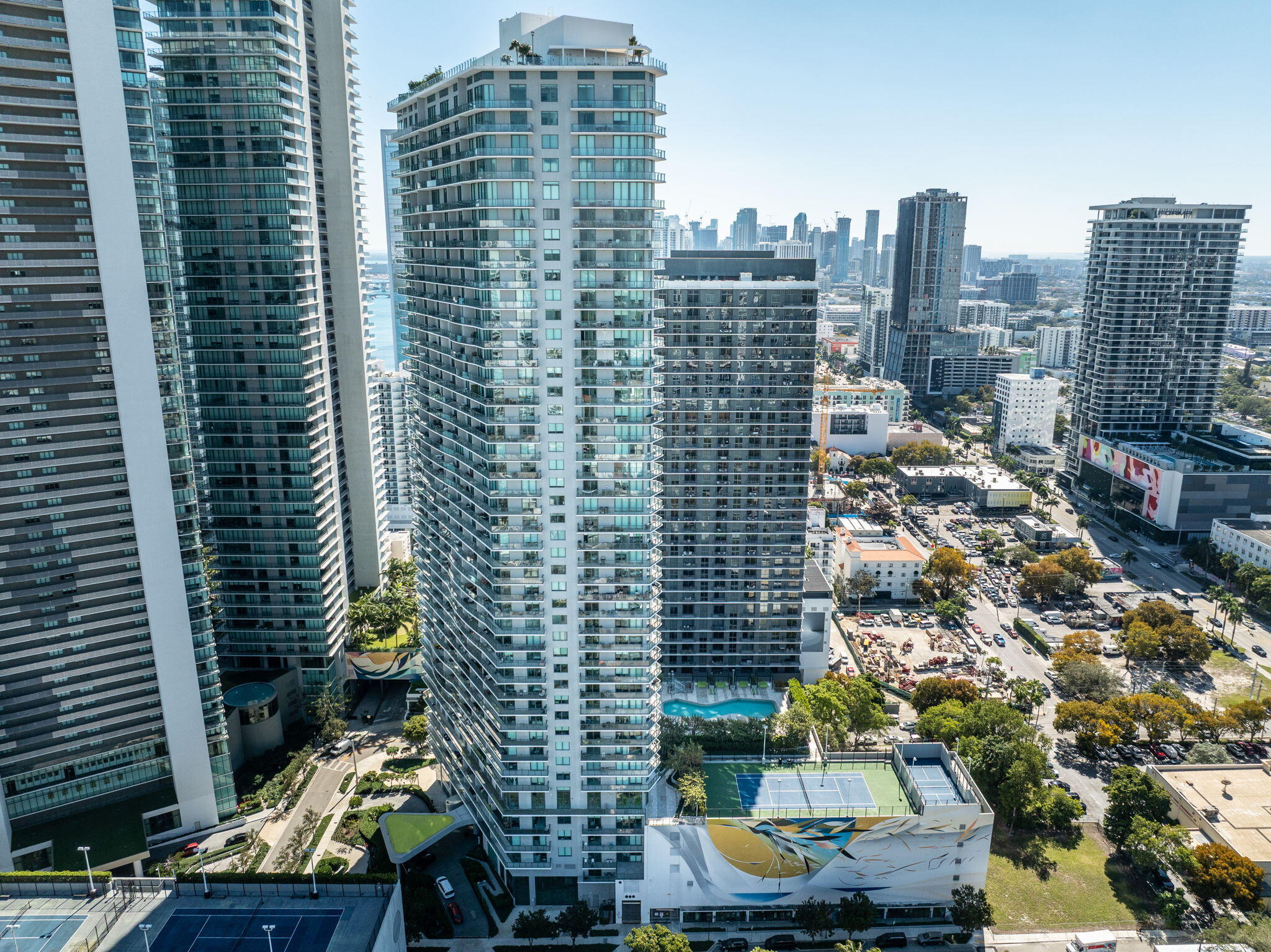 PARAISO BAYVIEWS CONDO - Residential
