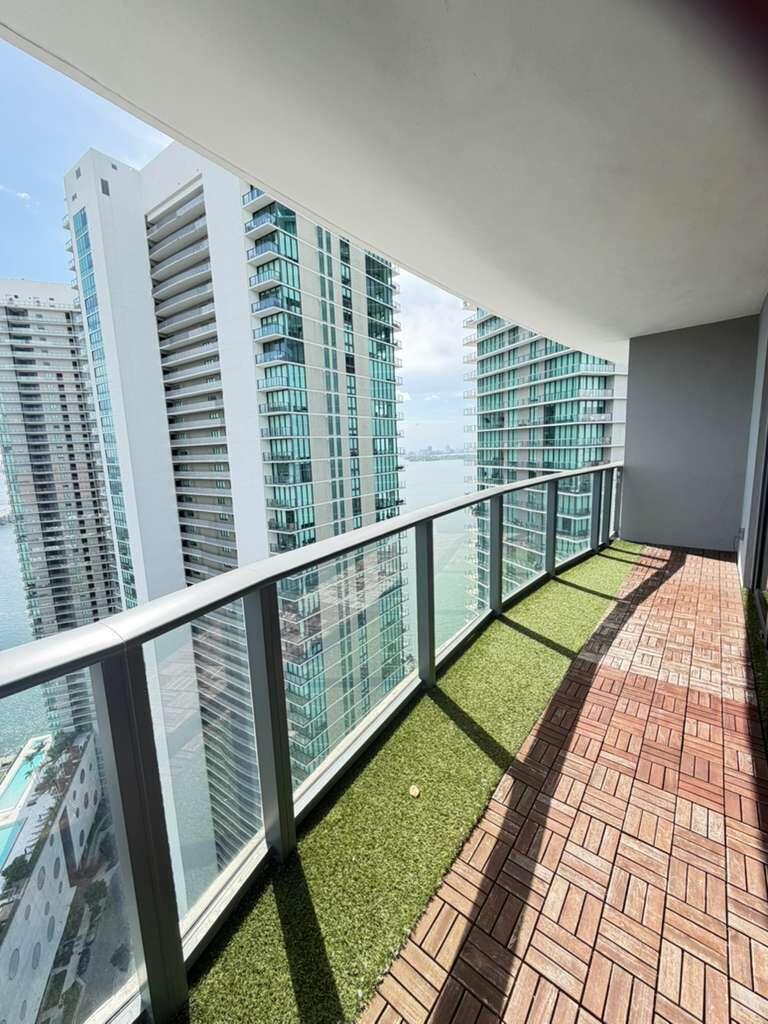 PARAISO BAYVIEWS CONDO - Residential