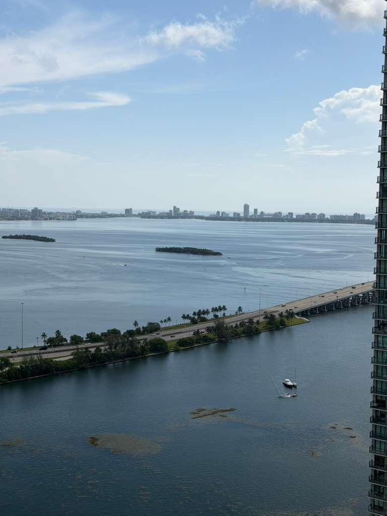 PARAISO BAYVIEWS CONDO - Residential