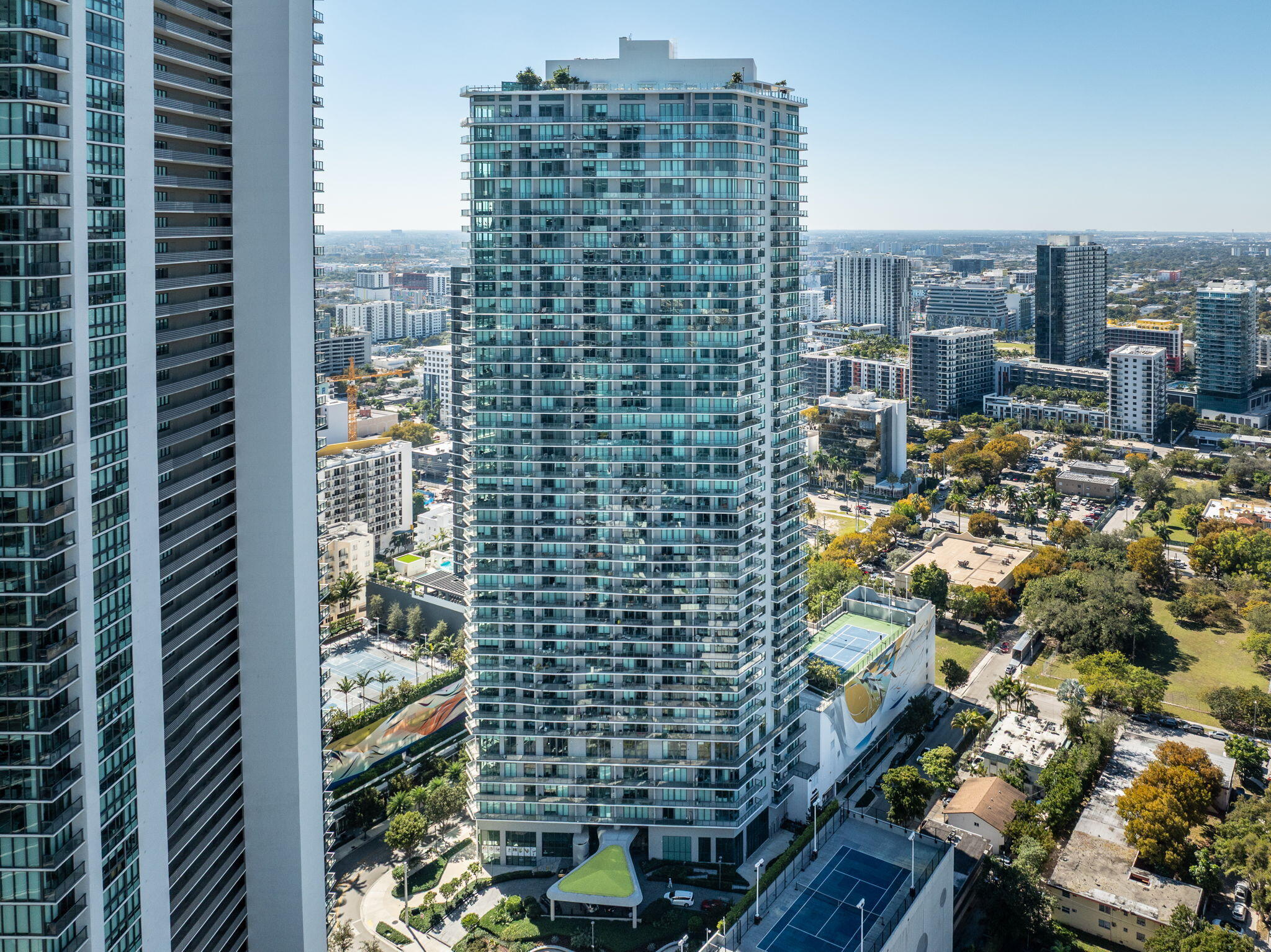 PARAISO BAYVIEWS CONDO - Residential