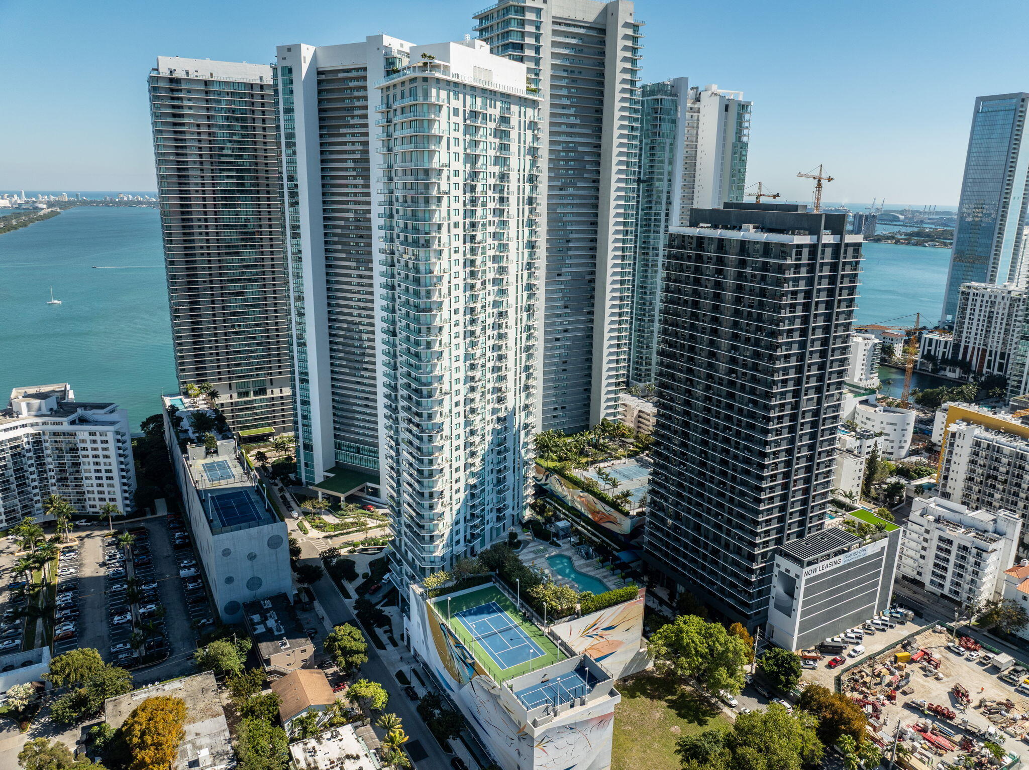 PARAISO BAYVIEWS CONDO - Residential