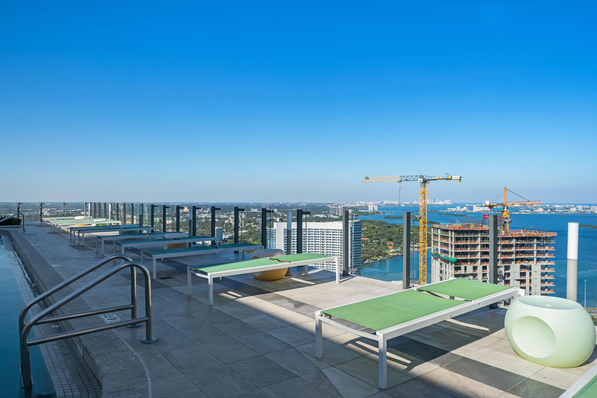 PARAISO BAYVIEWS CONDO - Residential