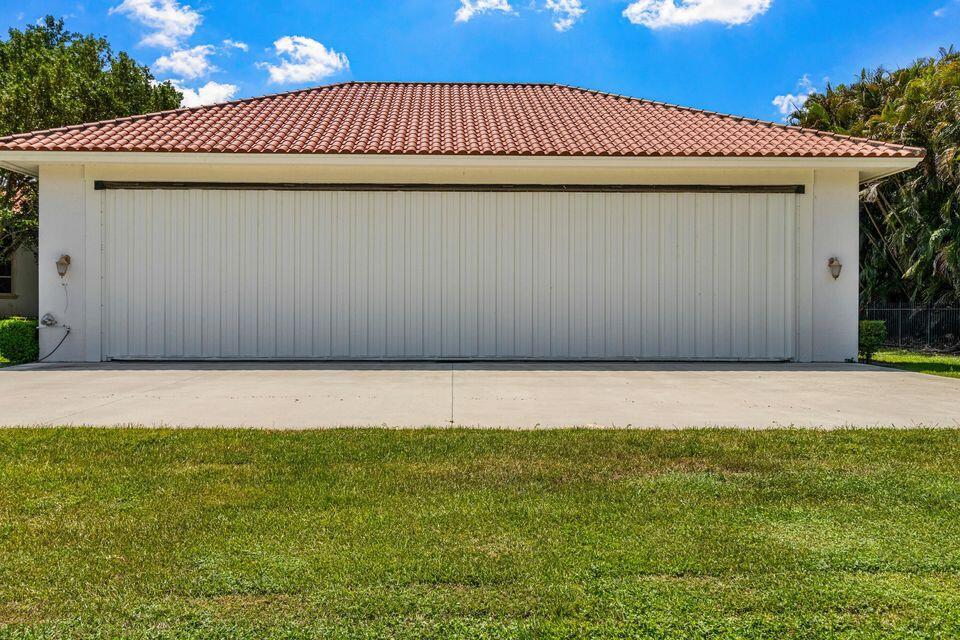 WELLINGTON AERO CLUB OF THE LANDINGS AT WELLINGTON - Residential Lease