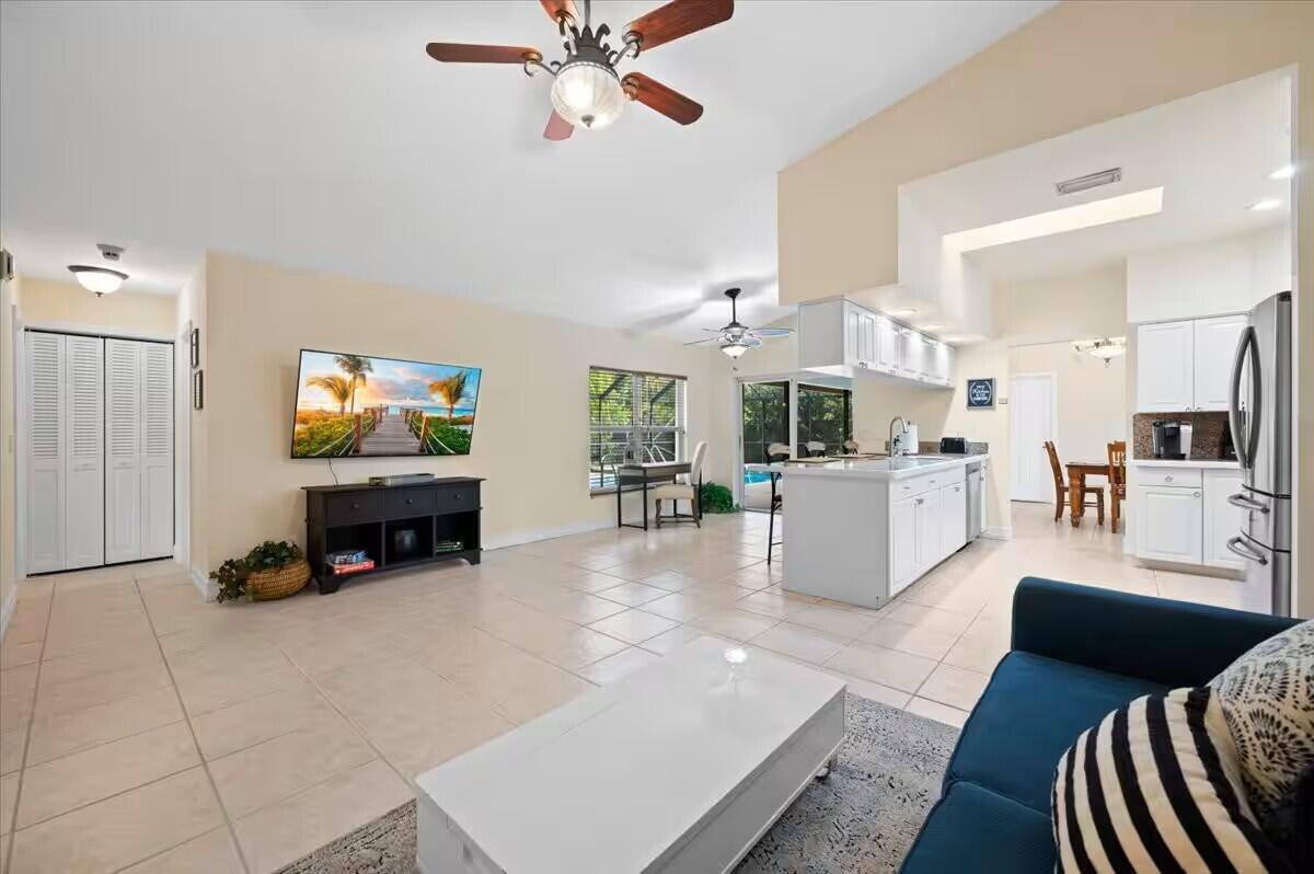 SUGAR POND MANOR OF WELLINGTON - Residential Lease